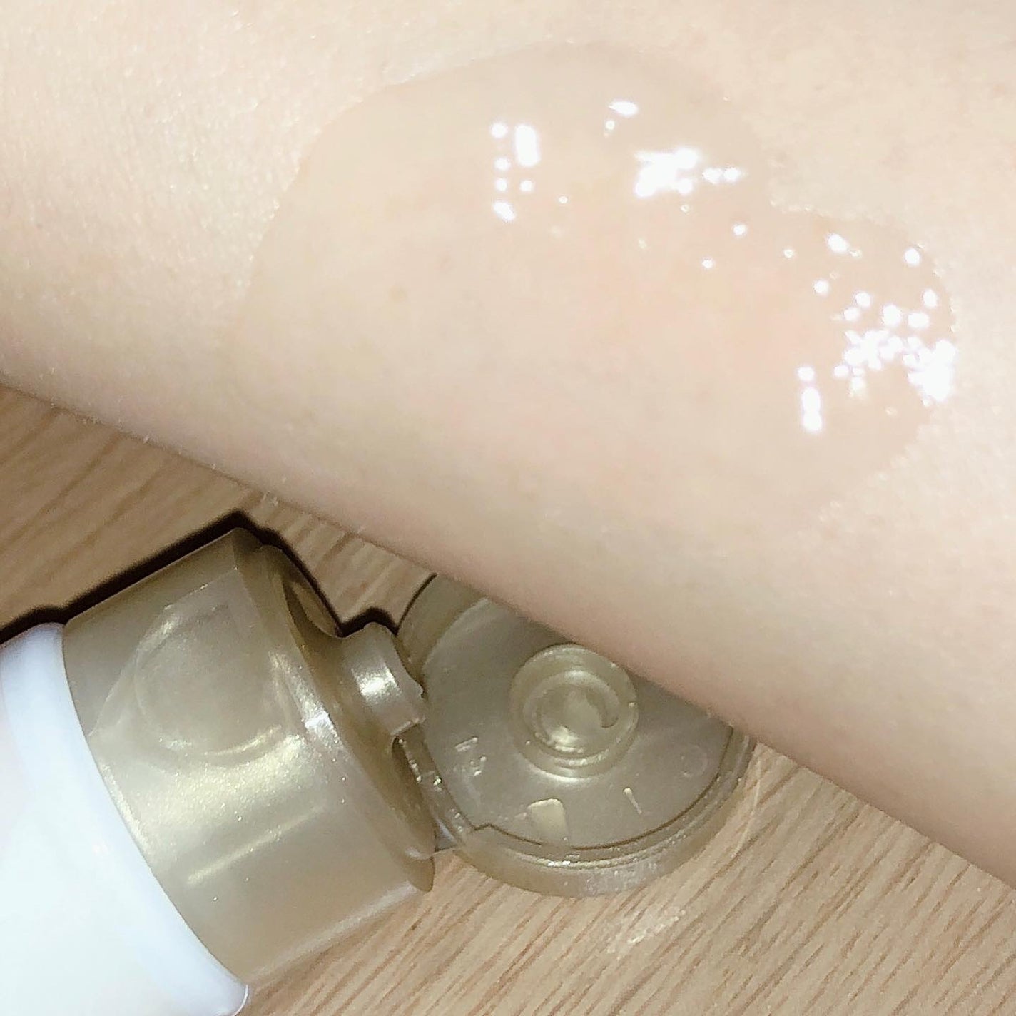 ハリーハリー 薬用おとなの美くびクリーム リッチ(医薬部外品)/ハリーハリー/ネック・デコルテケアを使ったクチコミ(3枚目)