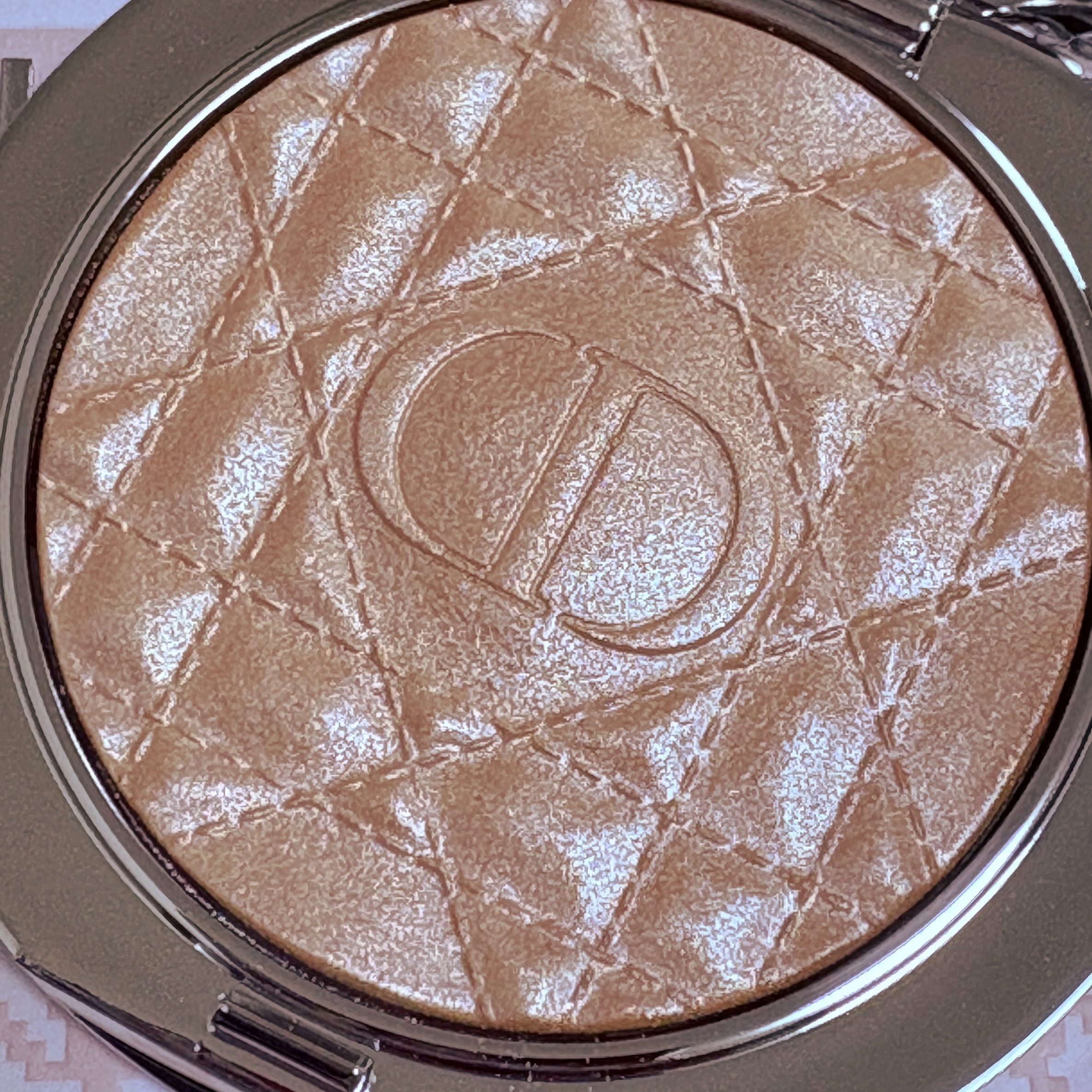 ディオールスキン フォーエヴァー グロウ ルミナイザー/Dior/ハイライトを使ったクチコミ（2枚目）