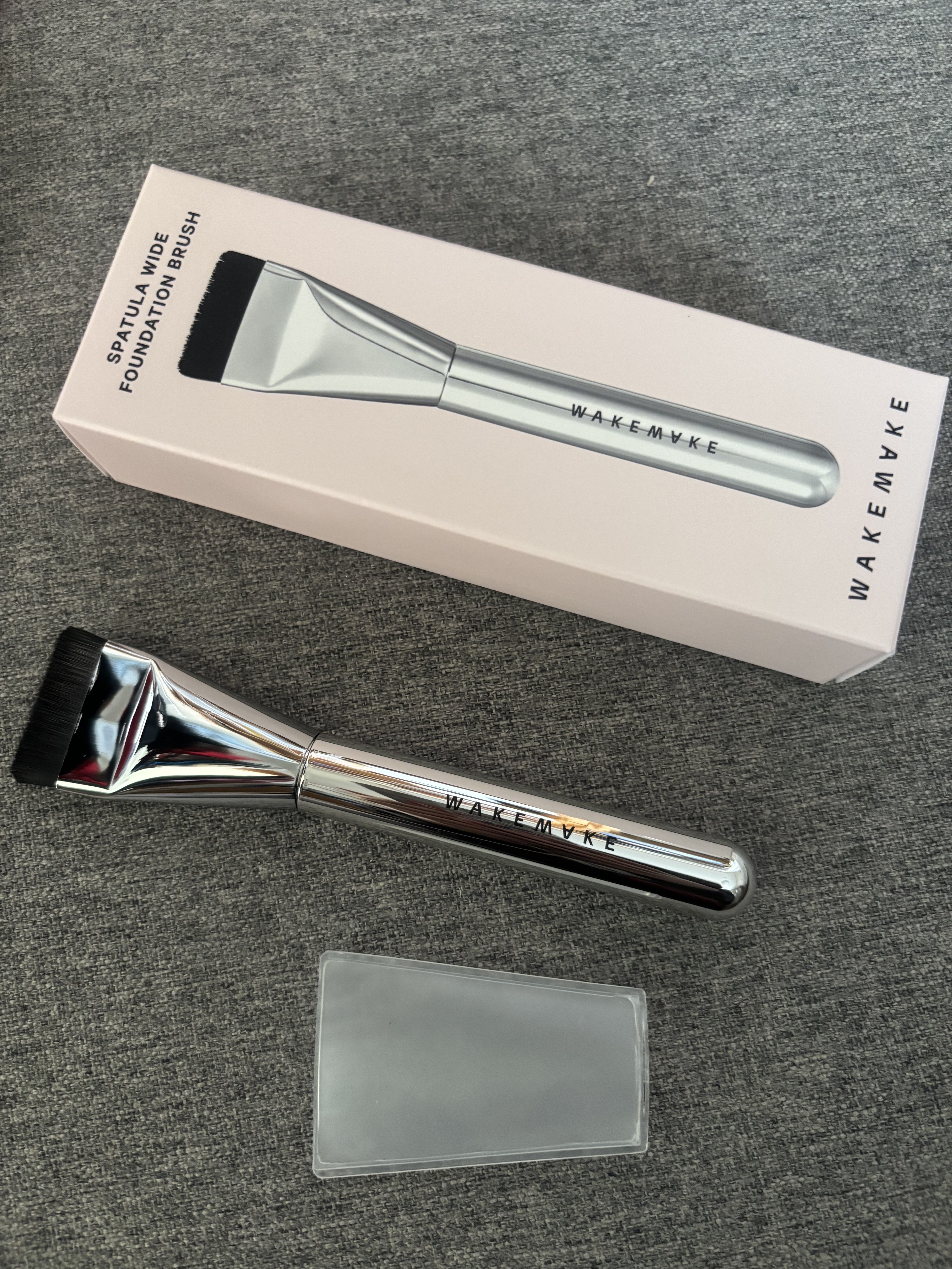 Spatula Wide Foundation Brush/wakemake/メイクブラシを使ったクチコミ（2枚目）