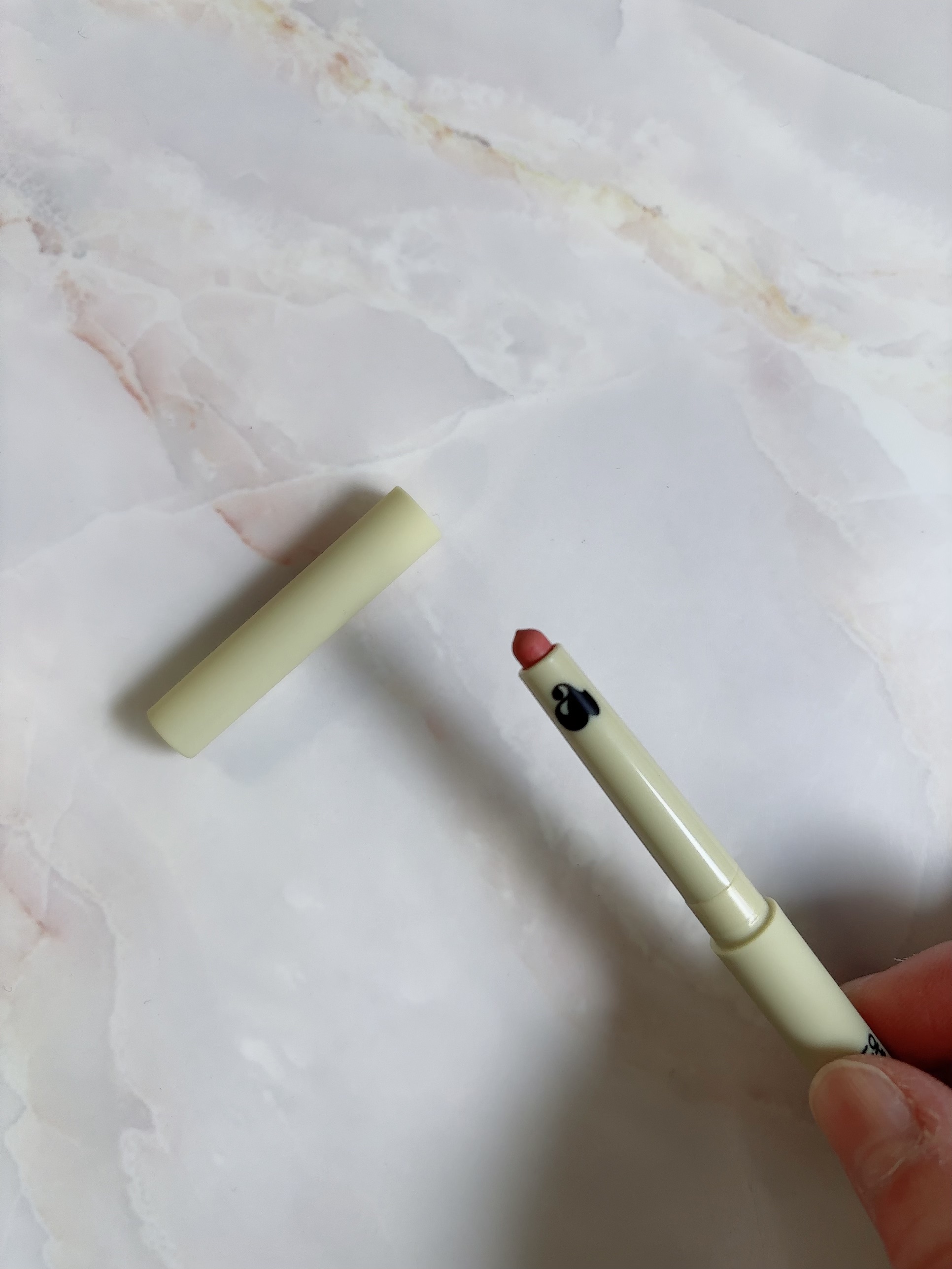 Oh! ハッピー デイ リップペンシル/unleashia/リップライナーを使ったクチコミ（3枚目）