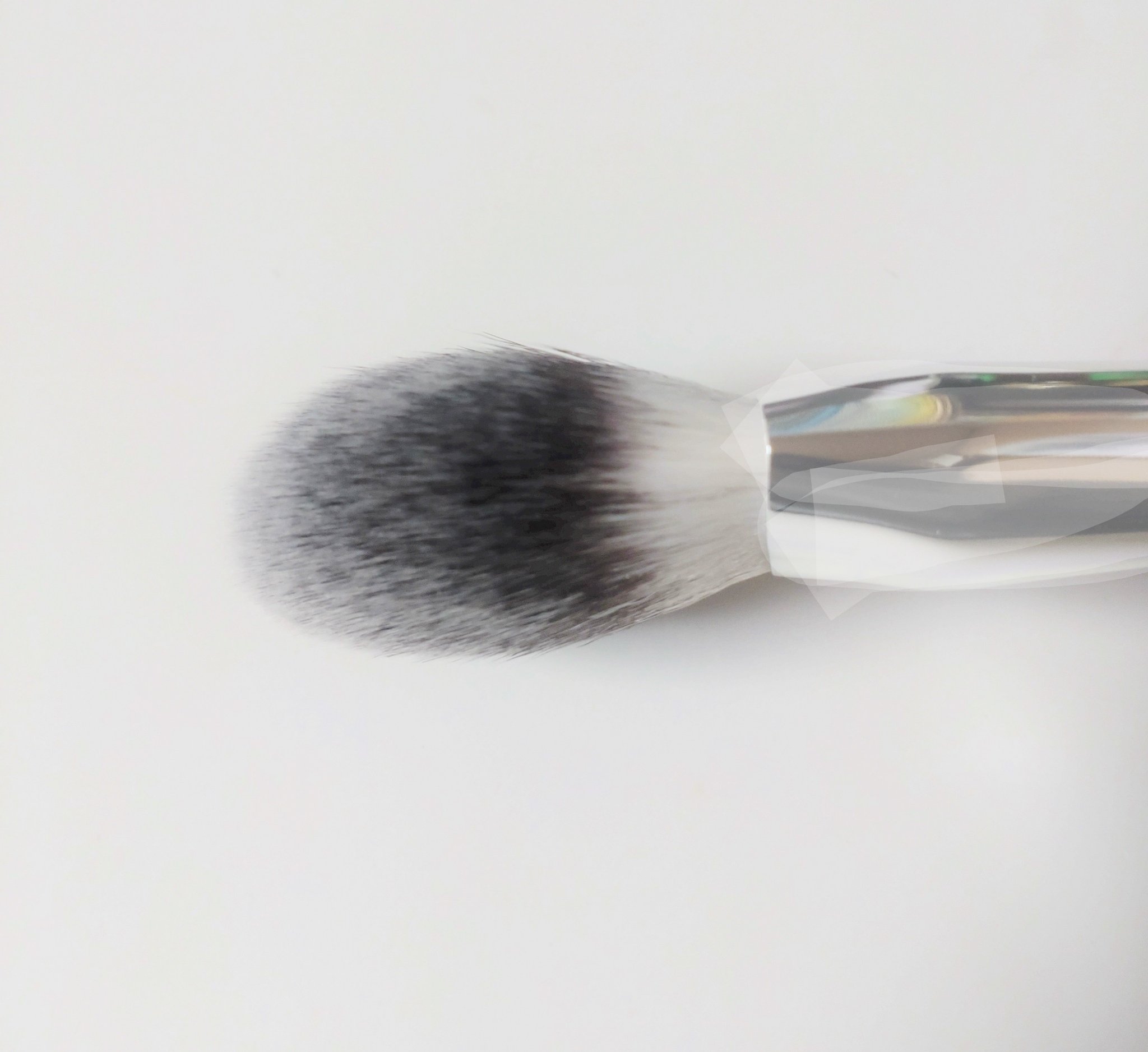 パウダーファンブラシ/ロージーローザ/メイクブラシを使ったクチコミ（3枚目）