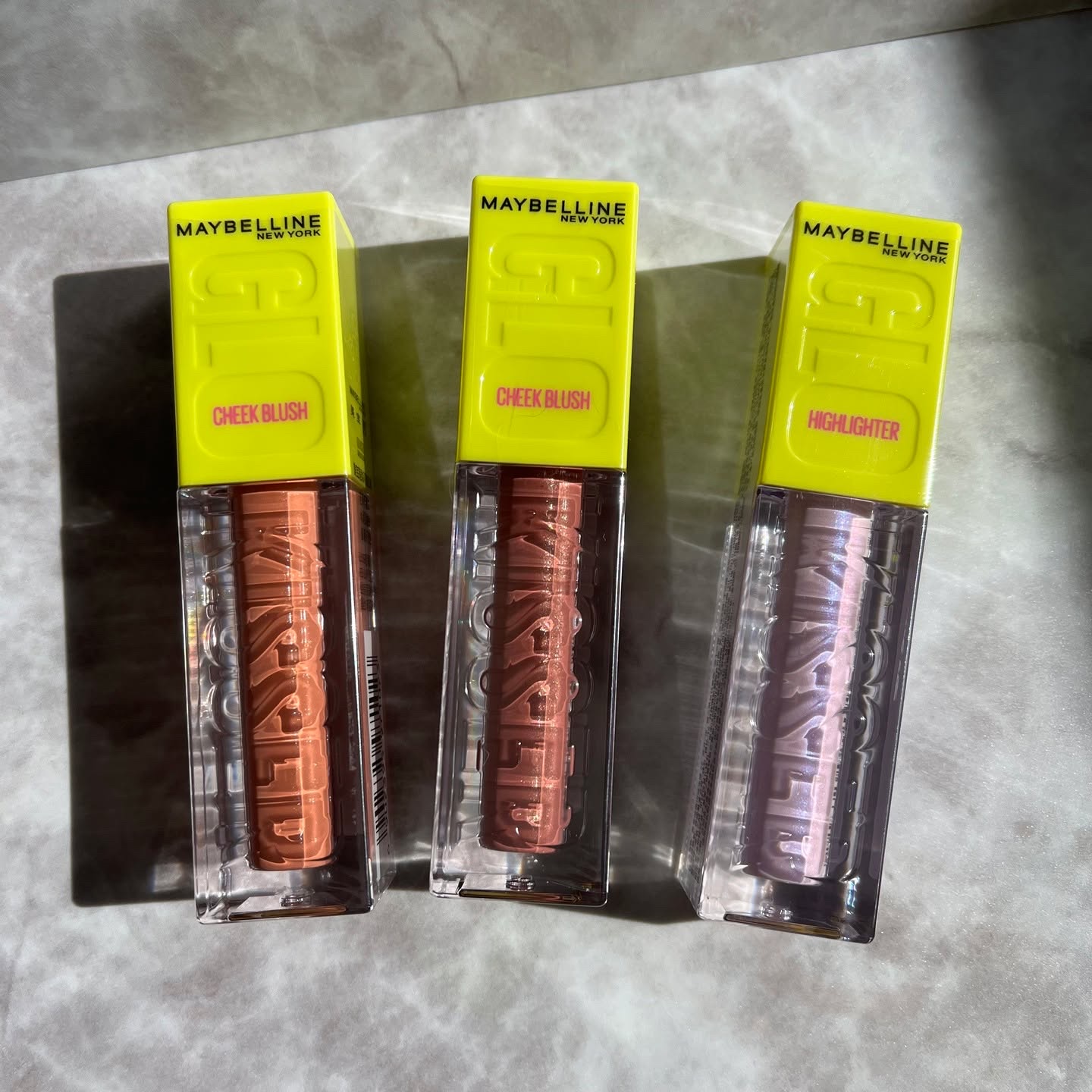 グローキッサー チークブラッシュ／グローキッサー ハイライター 04 恋焦がれダスティピンク/MAYBELLINE NEW YORK/リキッドチークを使ったクチコミ（1枚目）