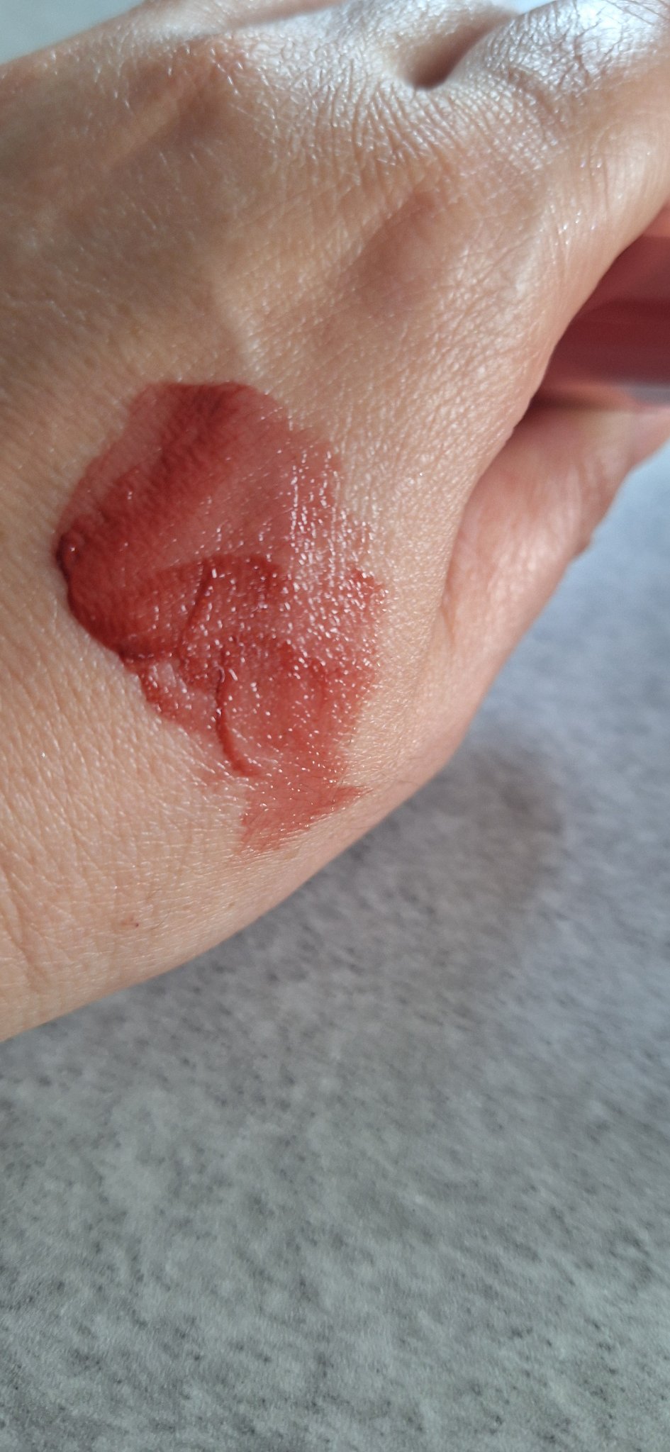 ザ ジューシーラスティングティント/rom&nd/リップティントを使ったクチコミ（2枚目）