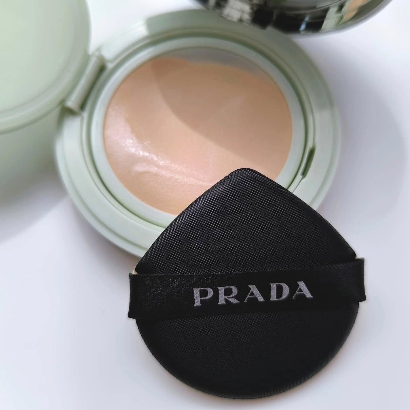 プラダ メッシュ クッション LN5 / PRADA BEAUTY | LIPS プラダ メッシュ クッション LN5 / PRADA BEAUTY | LIPS