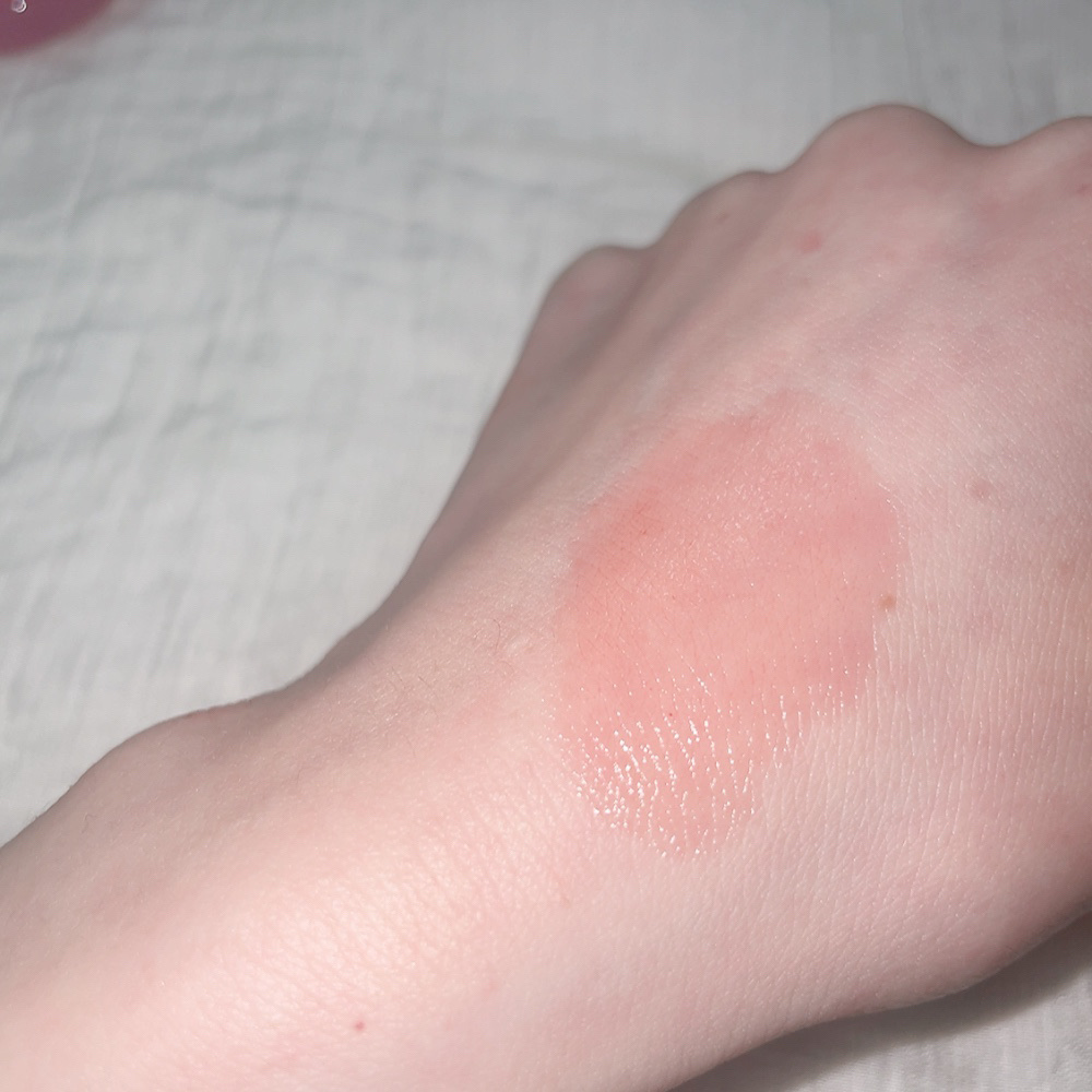 フィー リップアンドチーク グローイジェリーポット JS01 ロージーグレイズ/fwee/リップグロスを使ったクチコミ（2枚目）