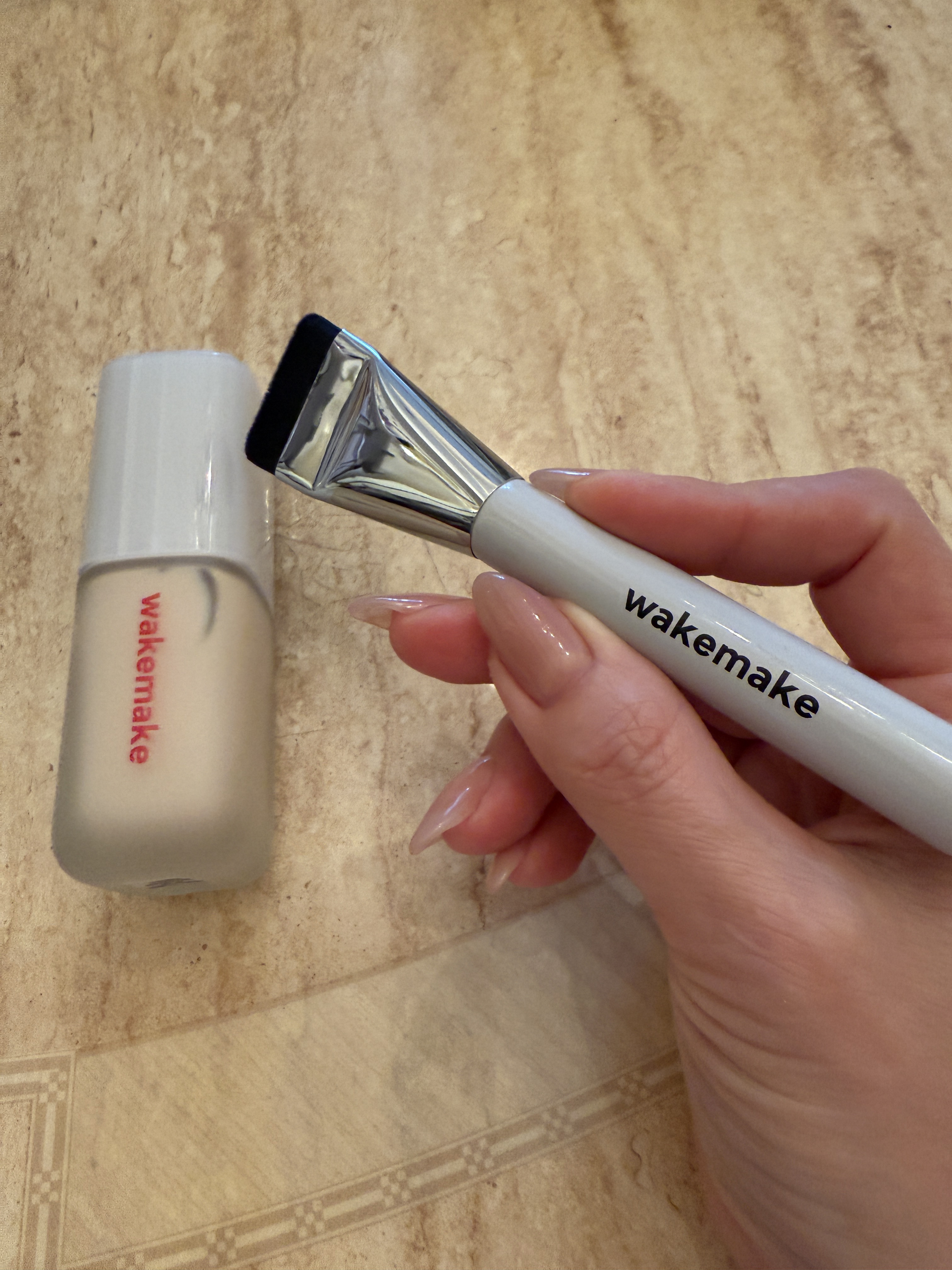 シームレスウェアファンデーション/wakemake/リキッドファンデーションを使ったクチコミ（2枚目）