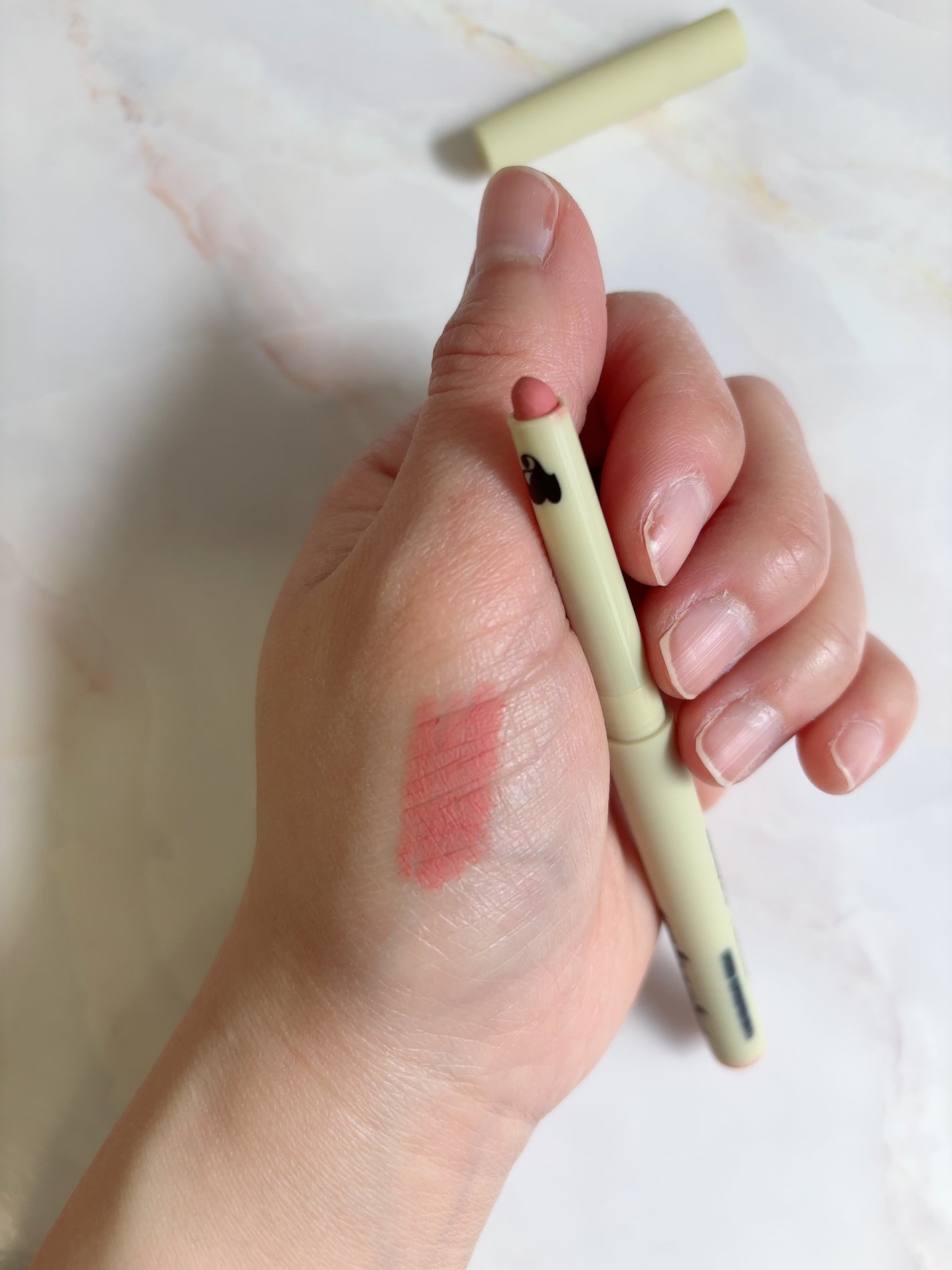 Oh! ハッピー デイ リップペンシル/unleashia/リップライナーを使ったクチコミ(4枚目)