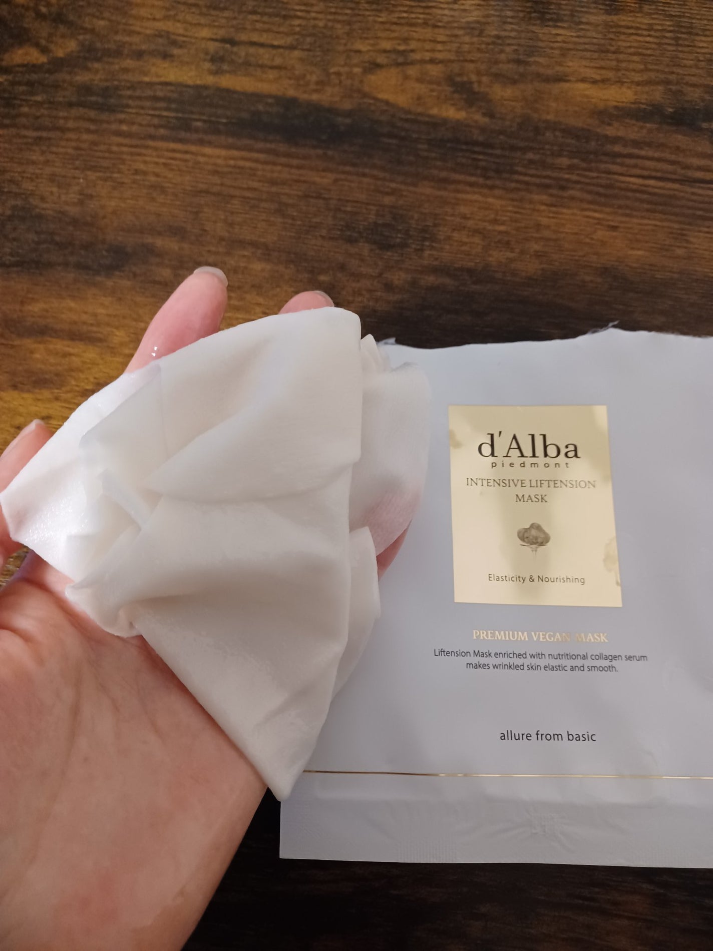 ホワイトトリュフナリシングトリートメントマスク/ダルバ/シートマスク・パックを使ったクチコミ(3枚目)