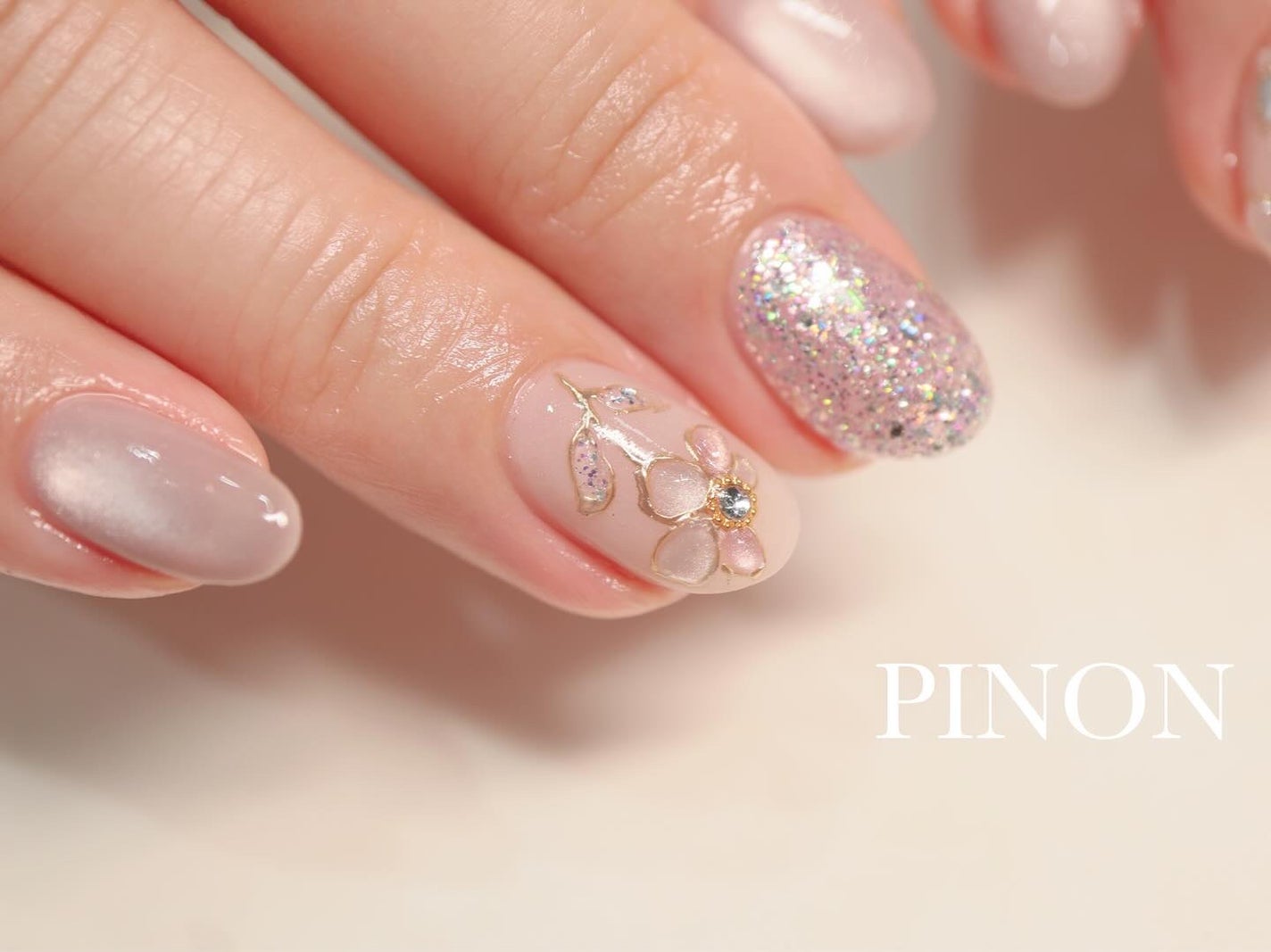 shino on LIPS 「持ち込みアレンジ☺︎微妙に違うカラーのマグネットでぷっくりお花..」(3枚目)