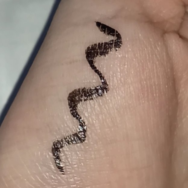 Dolly Angel リキッドアイライナーのクチコミ「＼ドンキに走れ！！／

Dolly Angel リキッドアイライナー
¥550

筆にコシがあ.....」（2枚目）