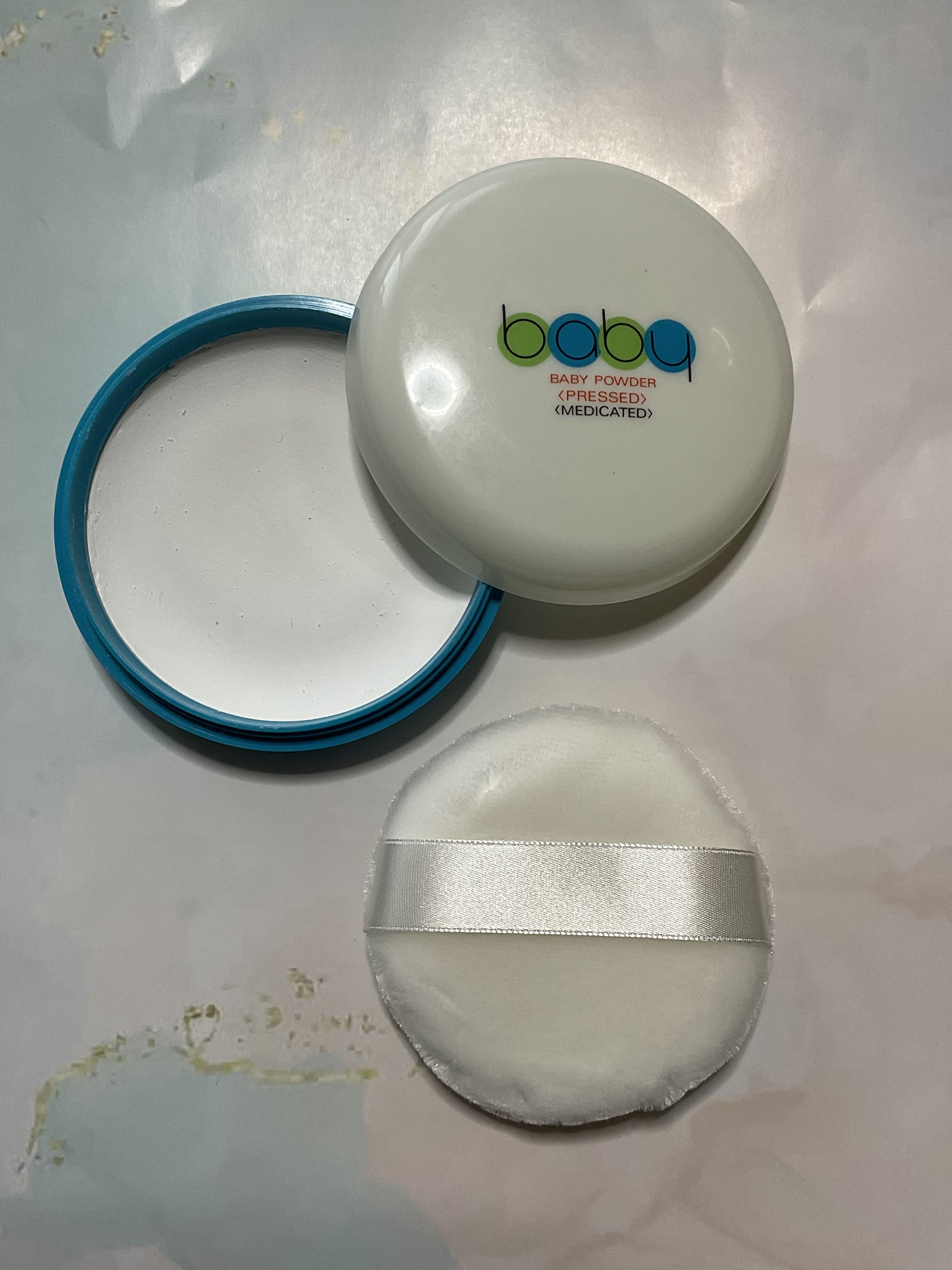 無印良品 ルースパウダー用パフ　大のクチコミ「【使った商品】
資生堂ベビーパウダー(プレスド)

【商品の特徴】
本来は赤ちゃん用の固形ベビ.....」（1枚目）