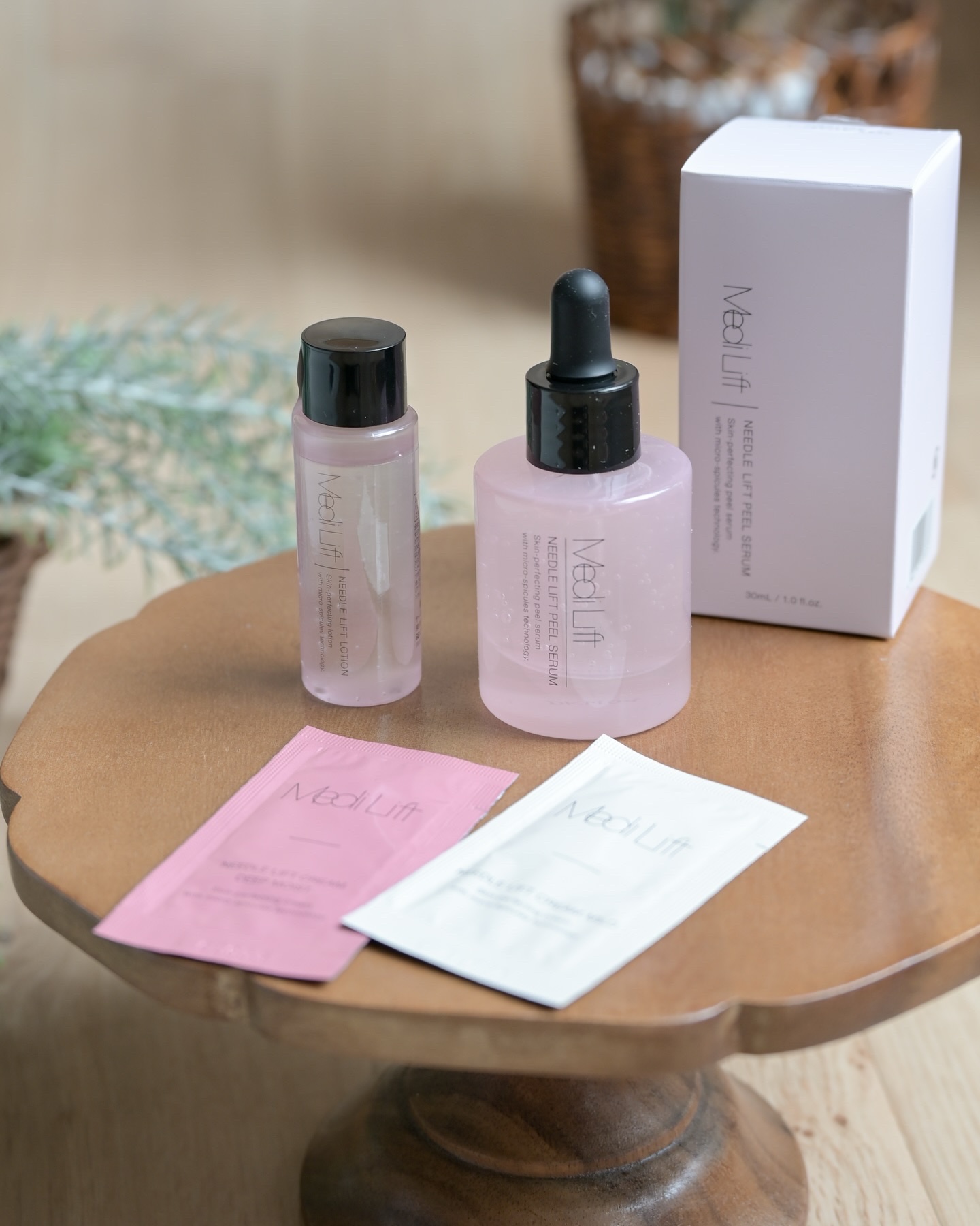 ・#PR
⁡
⁡
YA-MANさまより
ニードル角質ケア美容液 🌿
を頂きました𓂃𓈒𓏸︎︎︎︎
⁡
ニードルリフトピールセラム
⁡
ステップ的にはピールセラムからのローションになるそうです。
週に2.3日のケアがいいとか。
⁡
テク