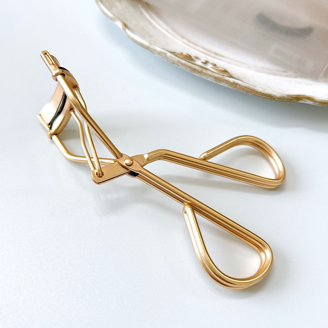 キャッチ&アップカーラー/Aura U/ビューラーを使ったクチコミ（2枚目）