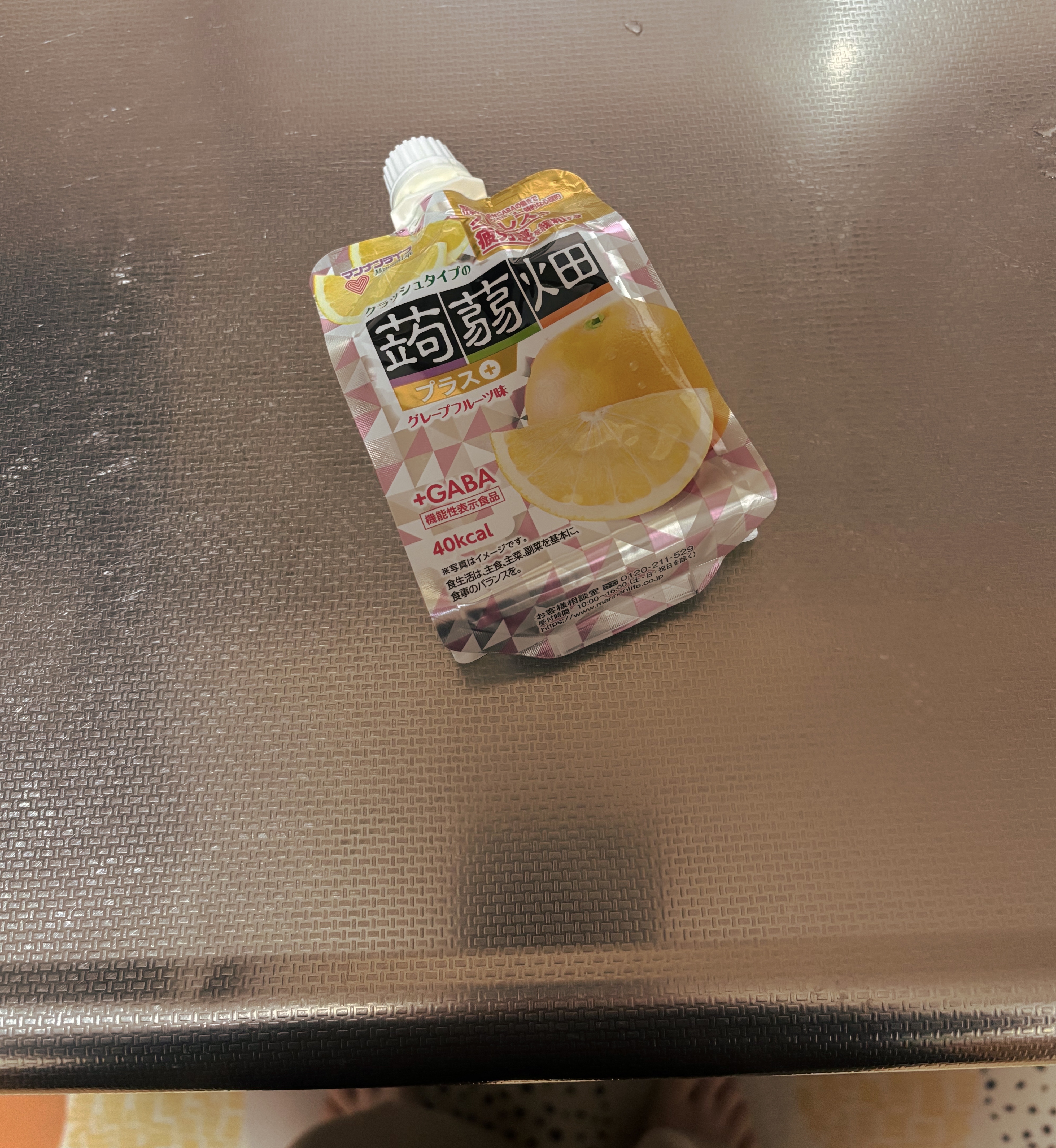 クラッシュタイプの蒟蒻畑プラス グレープフルーツ味/マンナンフーズ/ゼリー飲料を使ったクチコミ（1枚目）