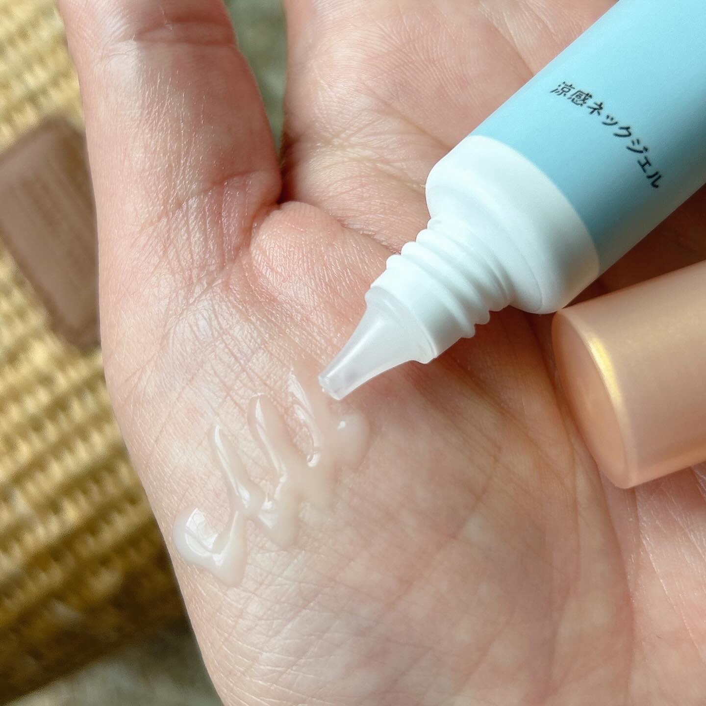 8x4 アロマスイッチ 涼感ネックジェル アイランドブロッサムの香り/８ｘ４/デオドラント・制汗剤を使ったクチコミ（3枚目）