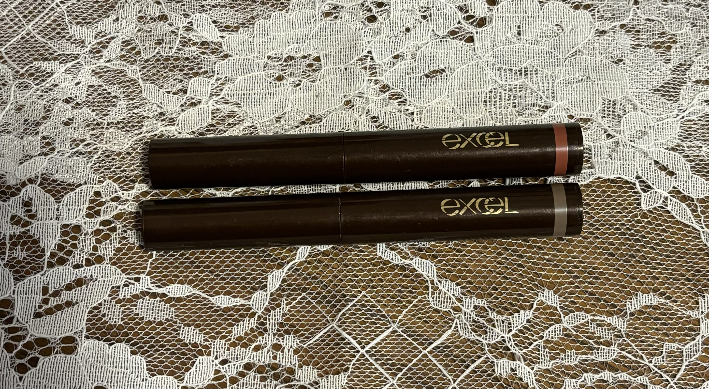 グリームオンフィットシャドウ/excel/スティックアイシャドウを使ったクチコミ（1枚目）