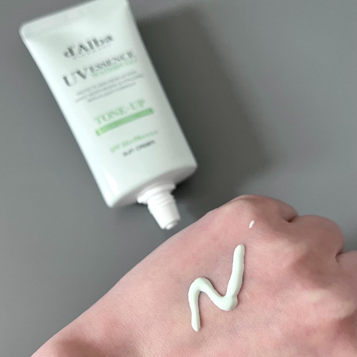 クリーンティーツリーリポソームトーンアップサンクリーム(グリーン)/ダルバ/日焼け止めクリームを使ったクチコミ(2枚目)