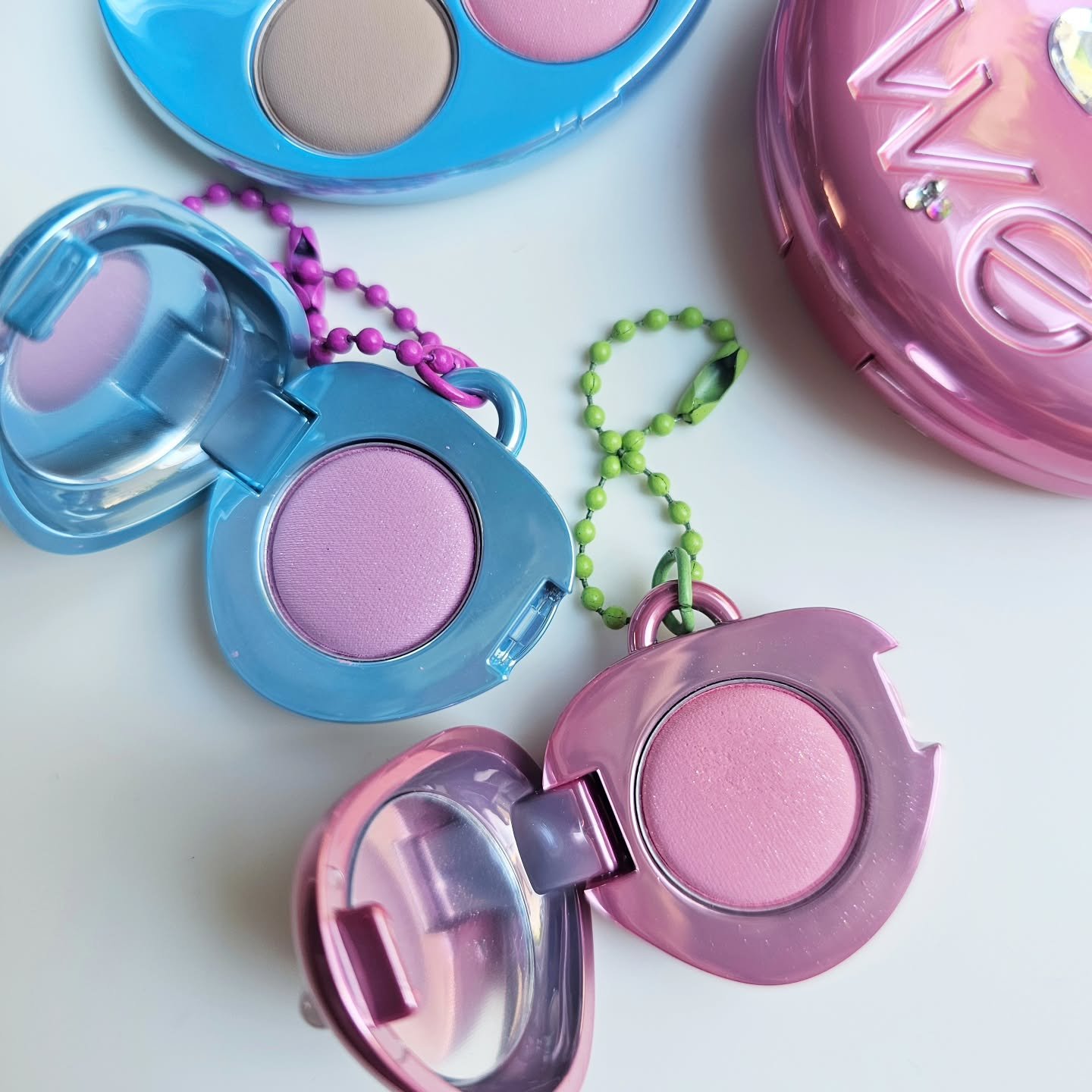 フィー ポケットアイパレット EP01 キャンディーフロス/fwee/アイシャドウパレットを使ったクチコミ（3枚目）