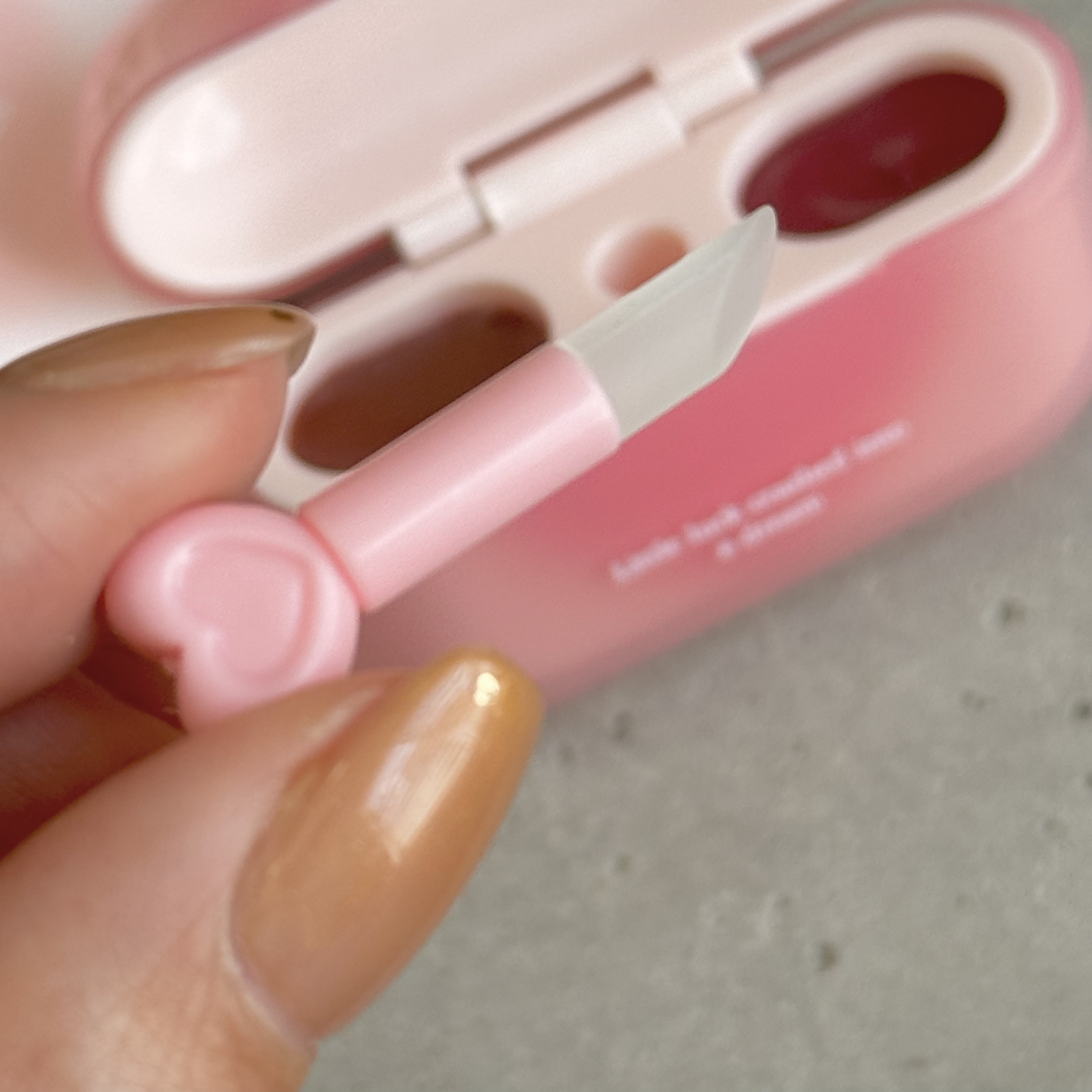 デュアルリップポッズ/GOGO TALES/口紅を使ったクチコミ（3枚目）