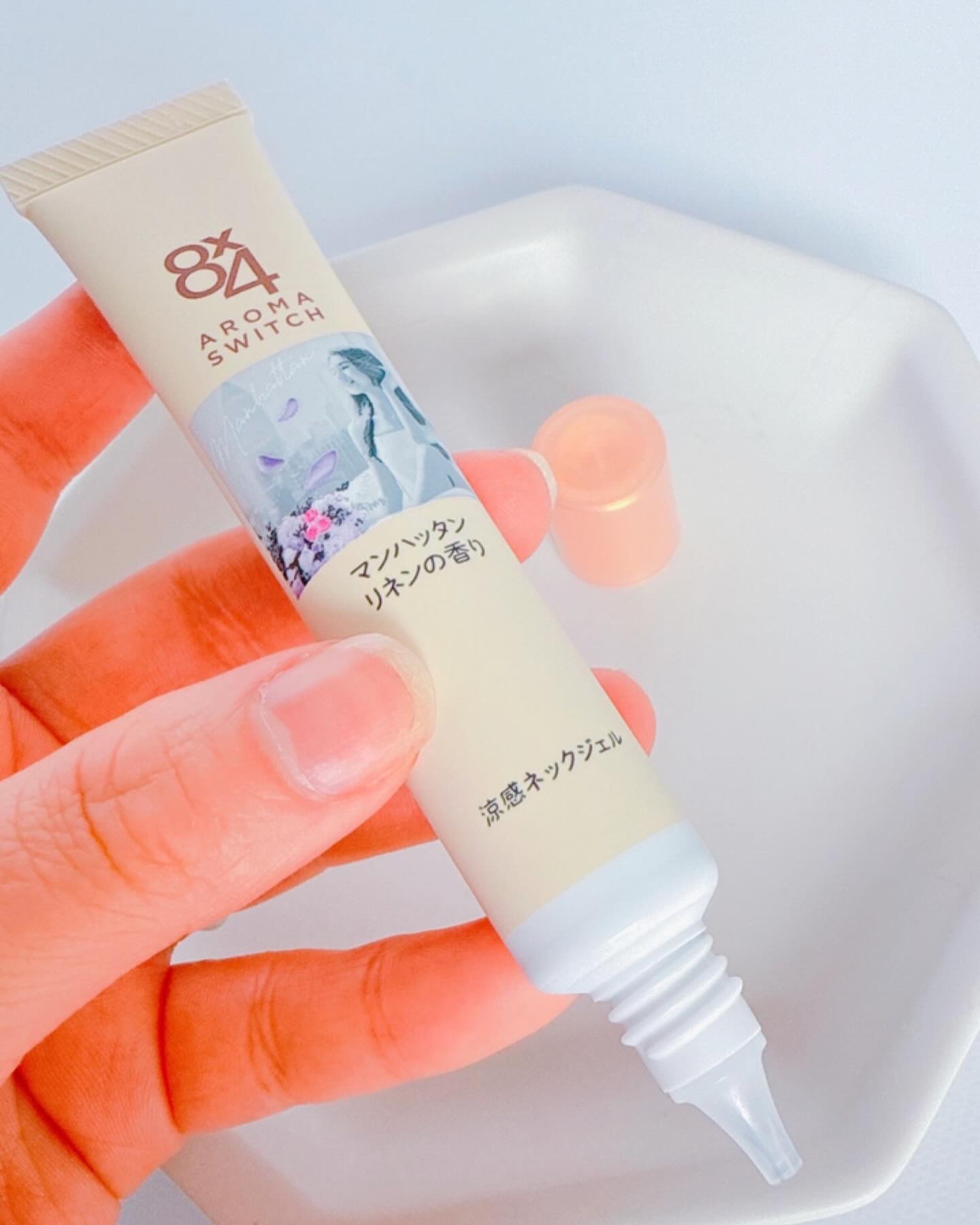 8x4 アロマスイッチ 涼感ネックジェル マンハッタンリネンの香り/８ｘ４/デオドラント・制汗剤を使ったクチコミ（3枚目）
