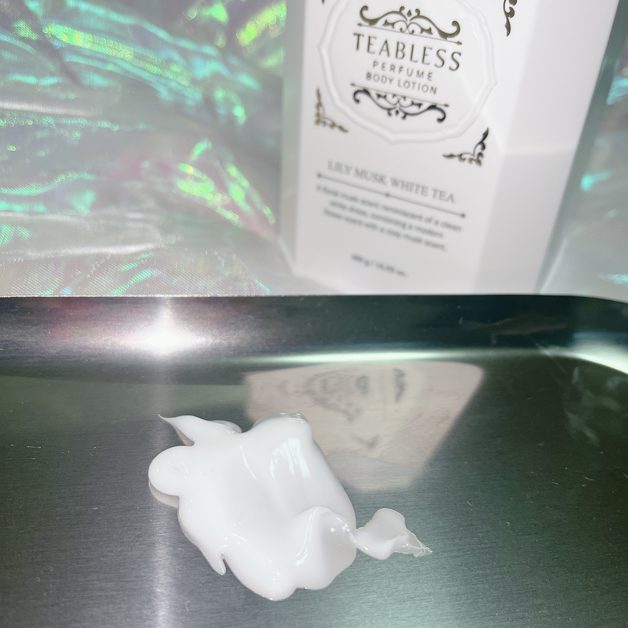 パフュームボディローション リリィムスクホワイトティー/TEABLESS/ボディローションを使ったクチコミ（2枚目）