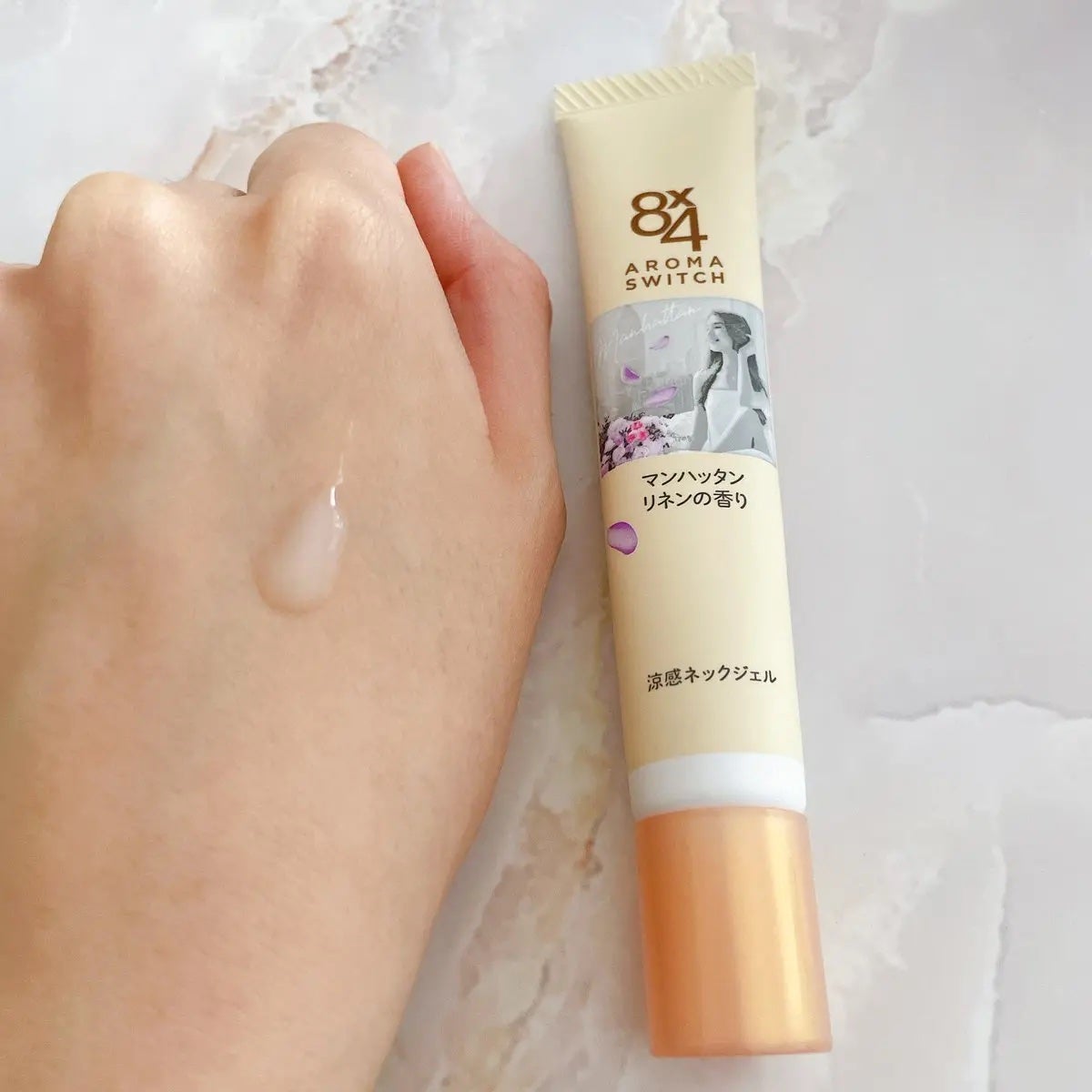 8x4 アロマスイッチ 涼感ネックジェル マンハッタンリネンの香り/8x4/デオドラント・制汗剤を使ったクチコミ(2枚目)