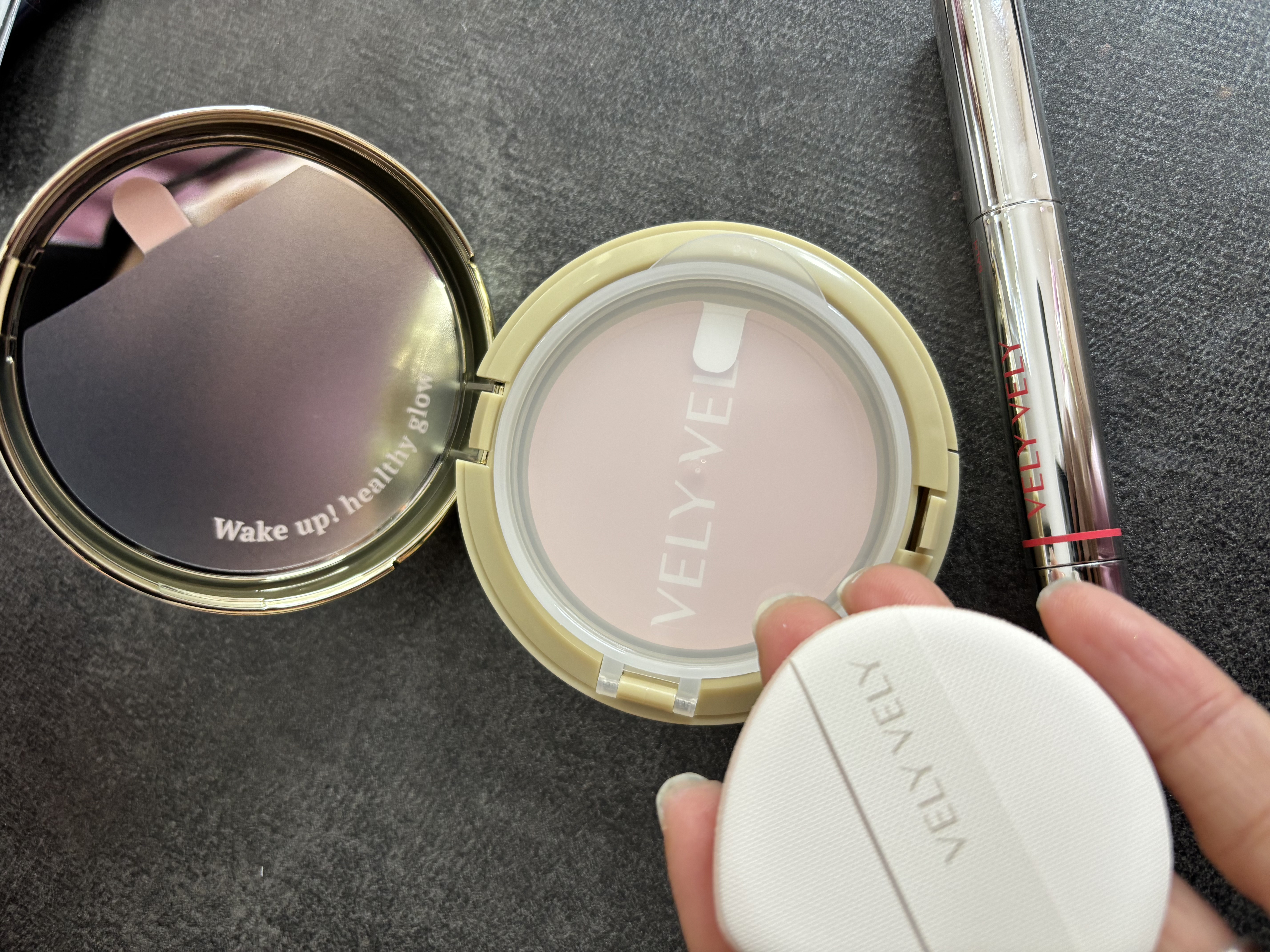 はちみつツヤ肌クッションファンデ/VELY VELY/クッションファンデーションを使ったクチコミ（2枚目）