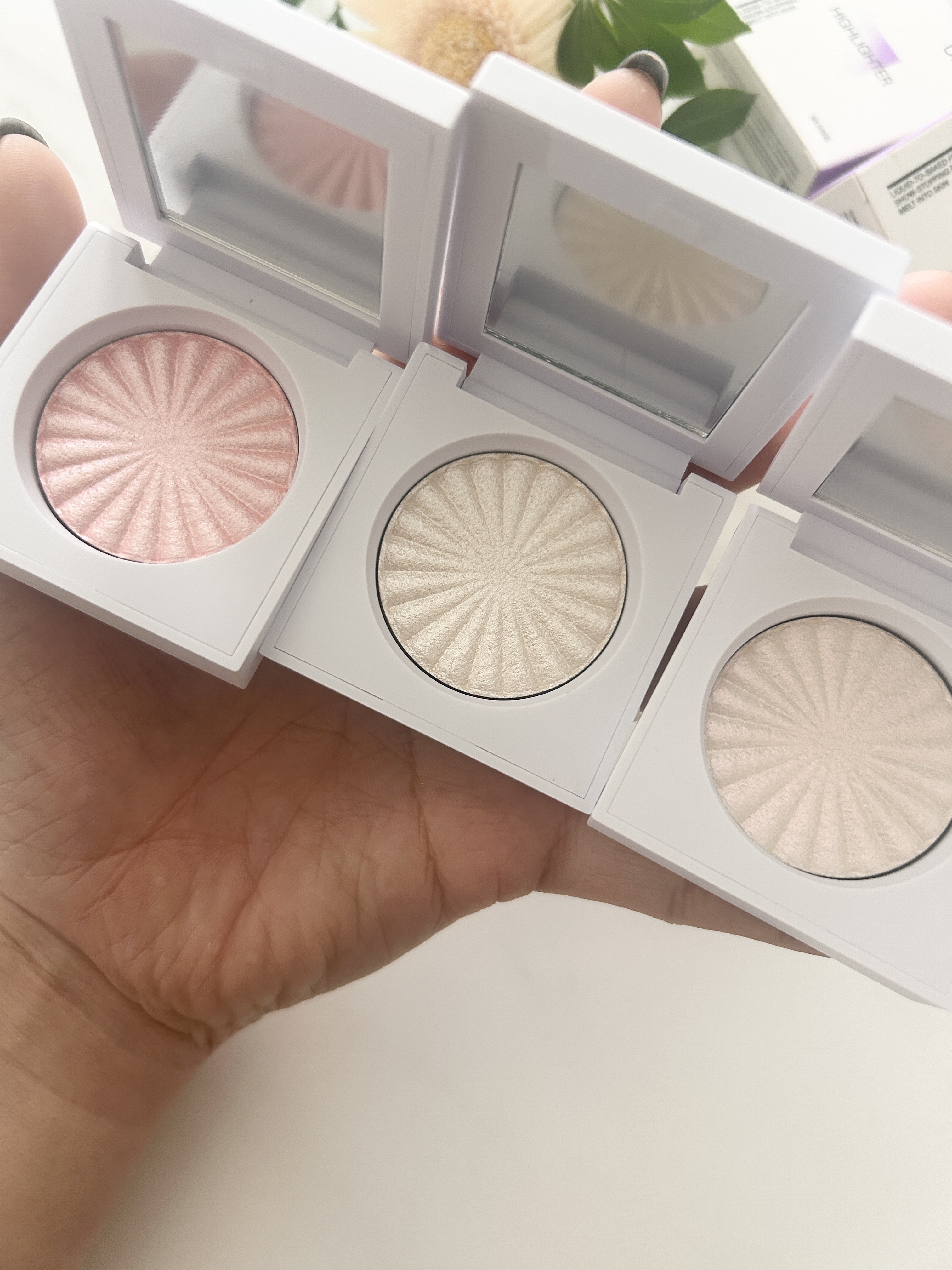 OFRA mini Highlighter/Ofra Cosmetics/パウダーハイライトを使ったクチコミ（2枚目）