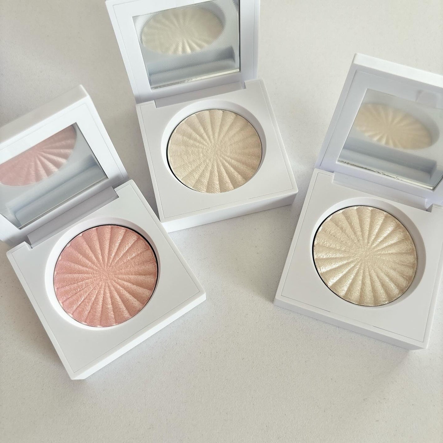 OFRA mini Highlighter/Ofra Cosmetics/パウダーハイライトを使ったクチコミ(2枚目)