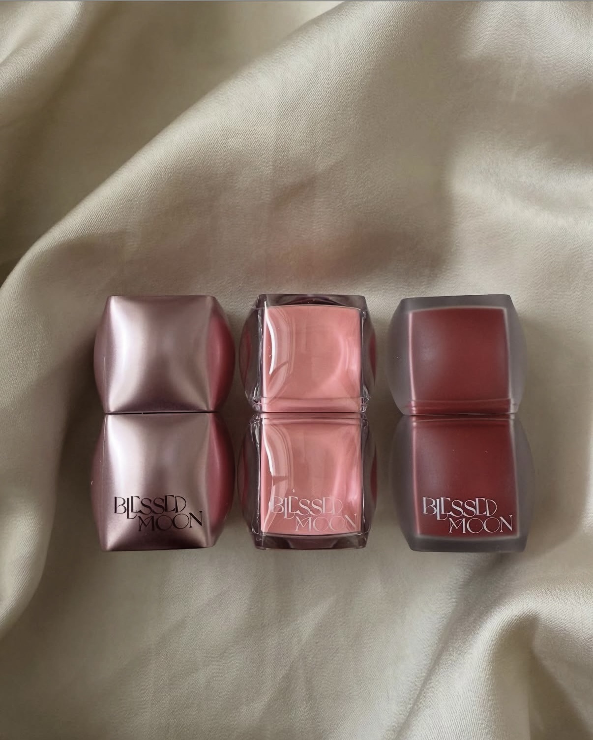 Veil Glow Lip Tint/BLESSED MOON/リップティントを使ったクチコミ（2枚目）