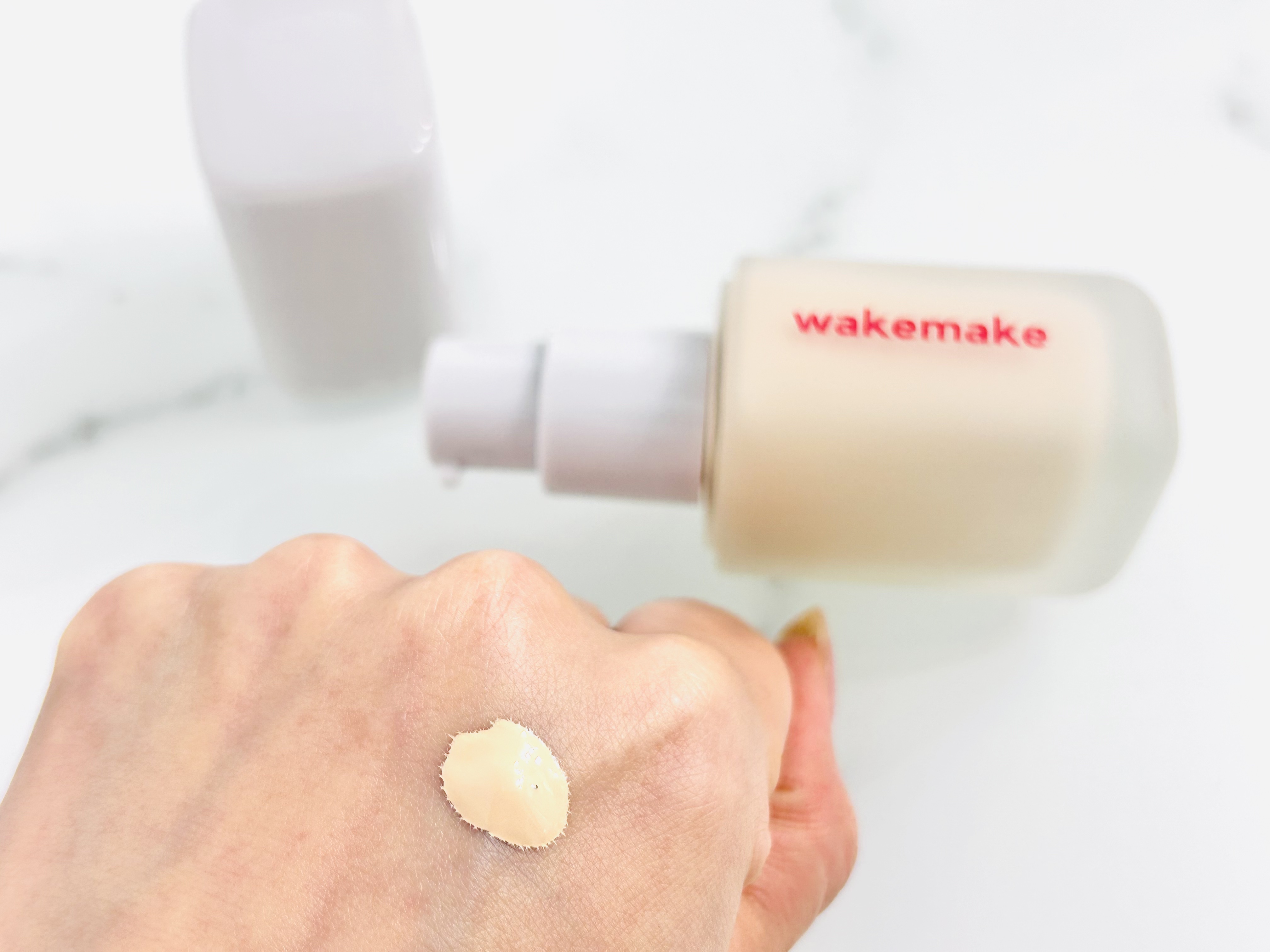 シームレスウェアファンデーション/wakemake/リキッドファンデーションを使ったクチコミ（2枚目）