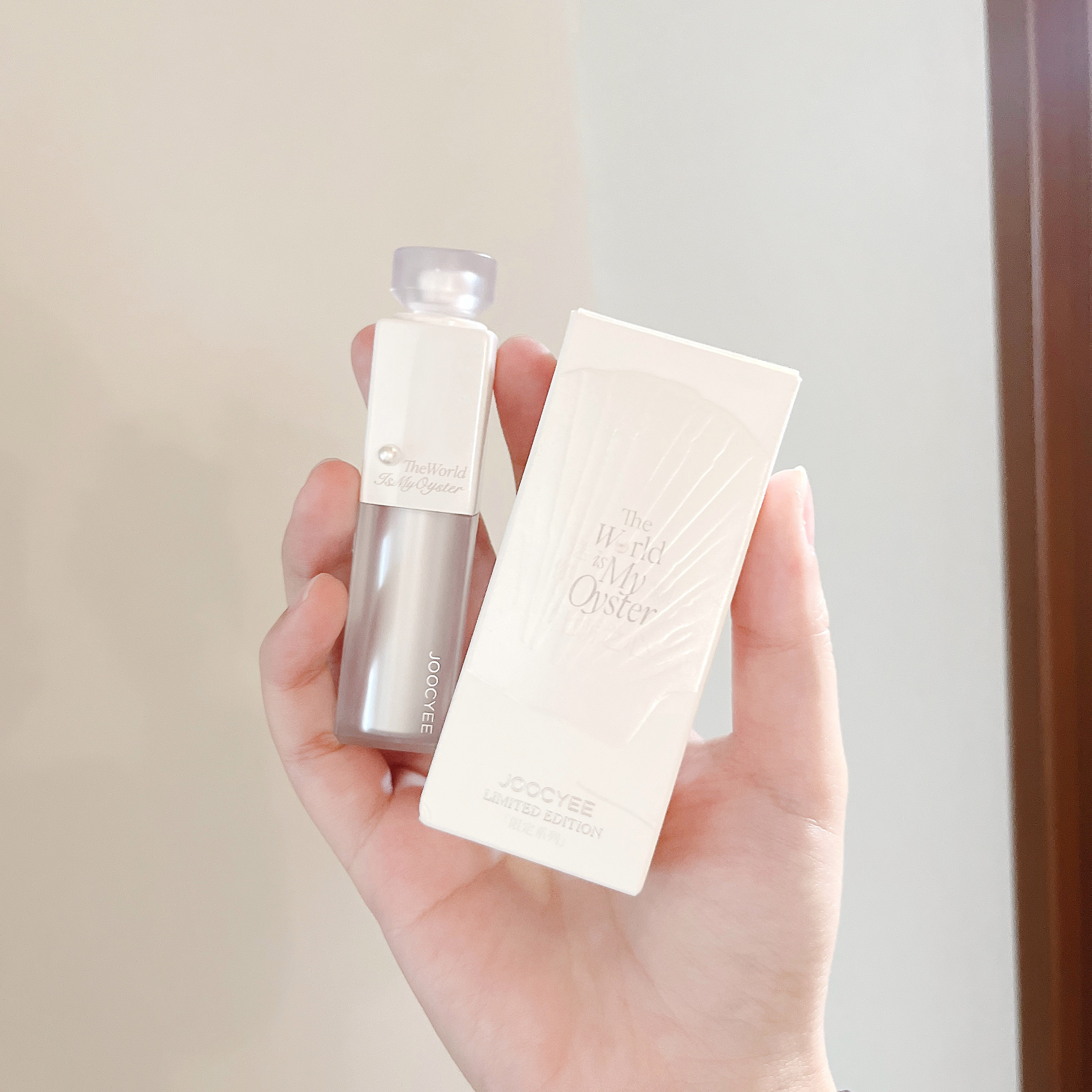 エッセンスグレーズドルージュ [The World Is My Oyster] /Joocyee/口紅を使ったクチコミ（2枚目）