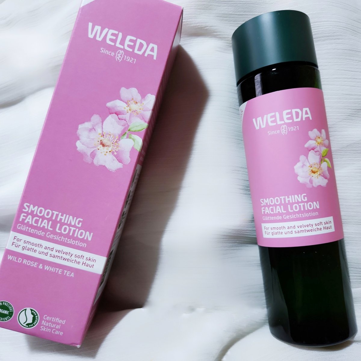 WELEDA(ヴェレダ) 
ワイルドローズ スムージングローション 


ヴェレダの高保湿化粧水、ワイルドローズ スムージングローション 。

ややとろみのあるテクスチャは馴染みがよくベタつかずにもっちりとするような使用感。

フレッシュロ