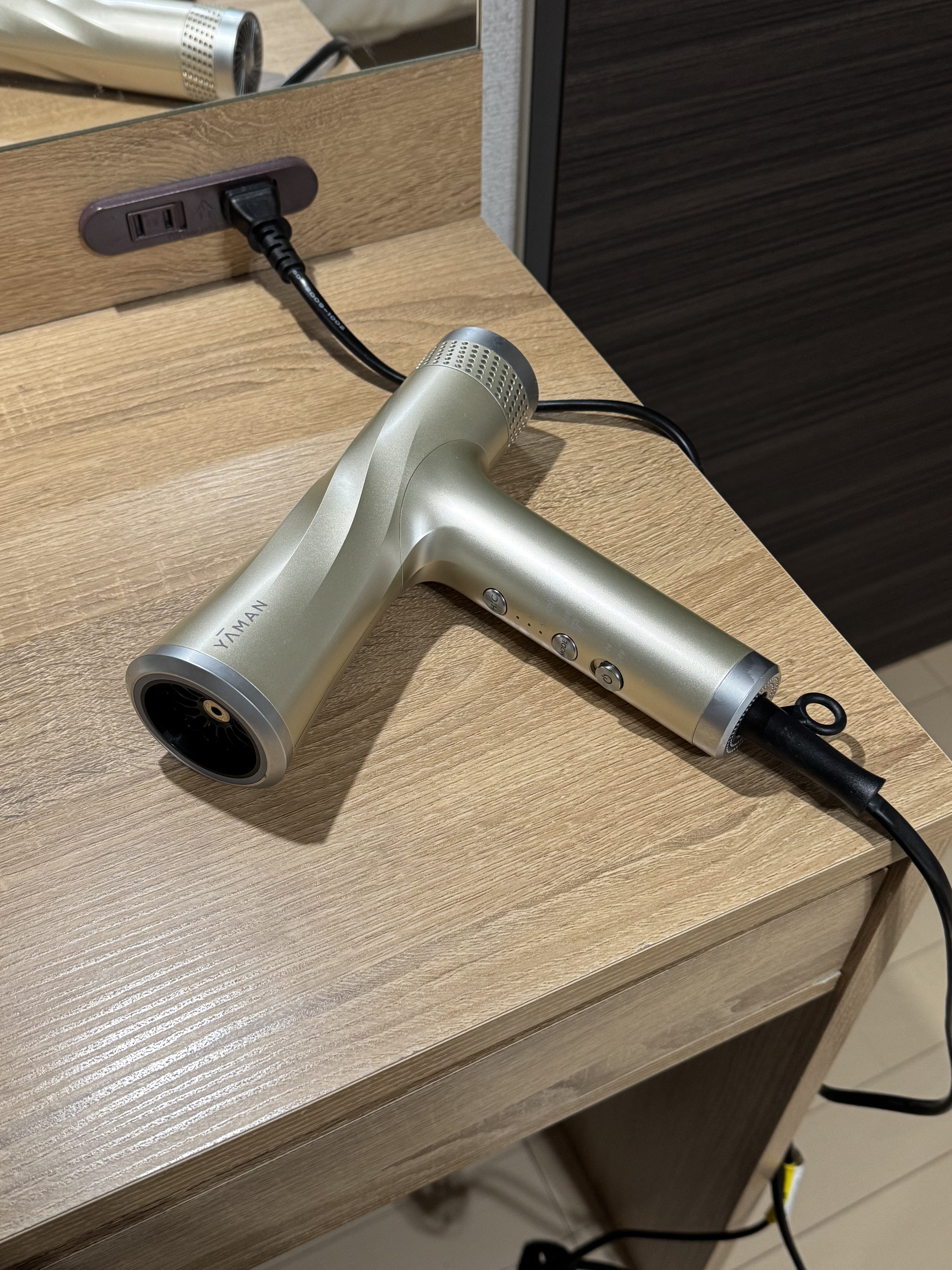 リフトドライヤー/YA-MAN TOKYO JAPAN/ドライヤーを使ったクチコミ（2枚目）