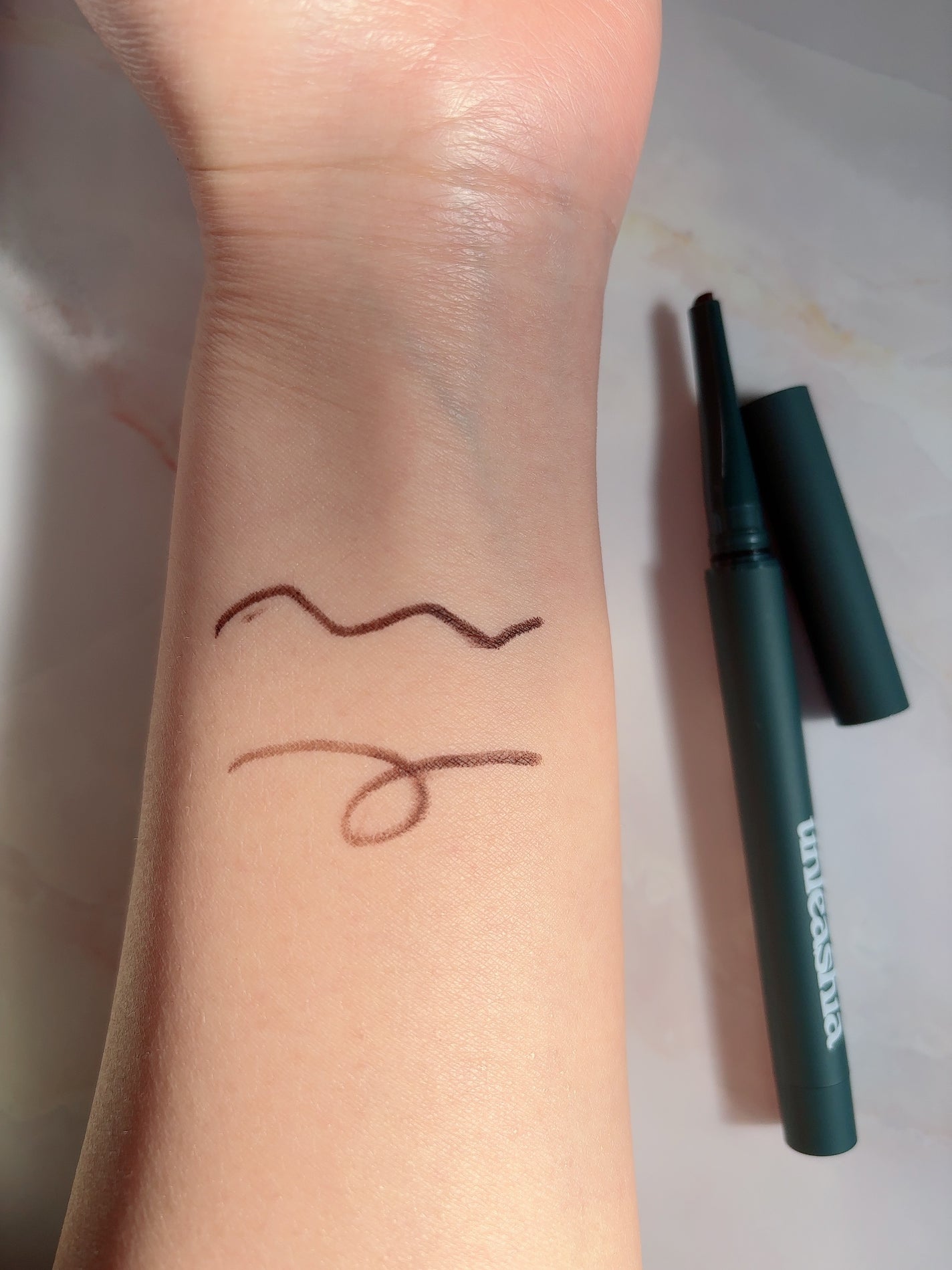 イージーグライドフラットアイライナー/unleashia/ペンシルアイライナーを使ったクチコミ(5枚目)