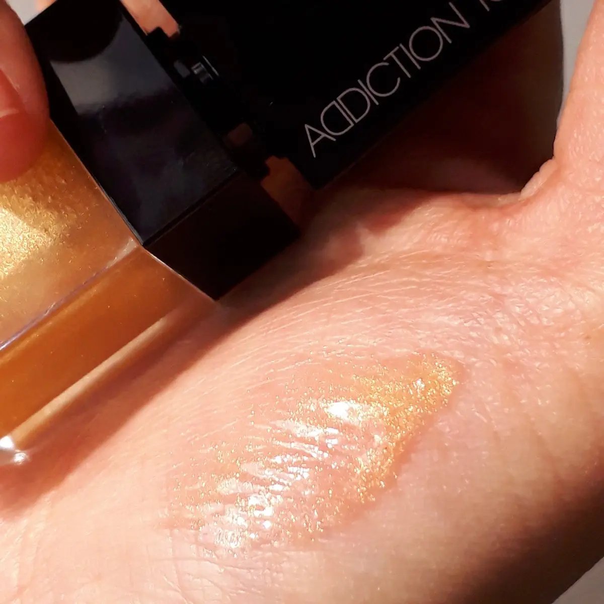 アディクション リップ オイル ティント 001 Energy of Gold/ADDICTION/リップティントを使ったクチコミ（1枚目）