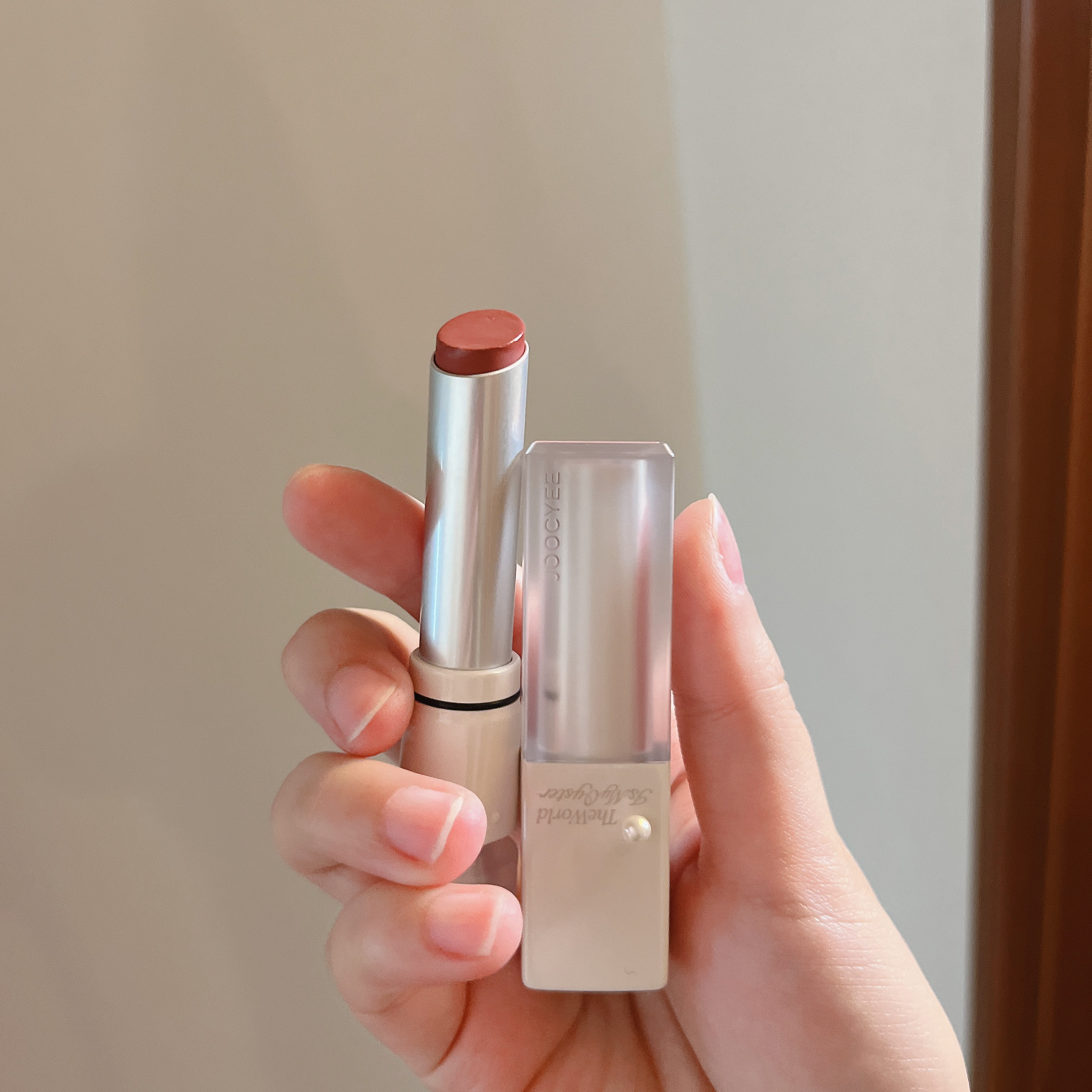 エッセンスグレーズドルージュ [The World Is My Oyster] /Joocyee/口紅を使ったクチコミ（2枚目）