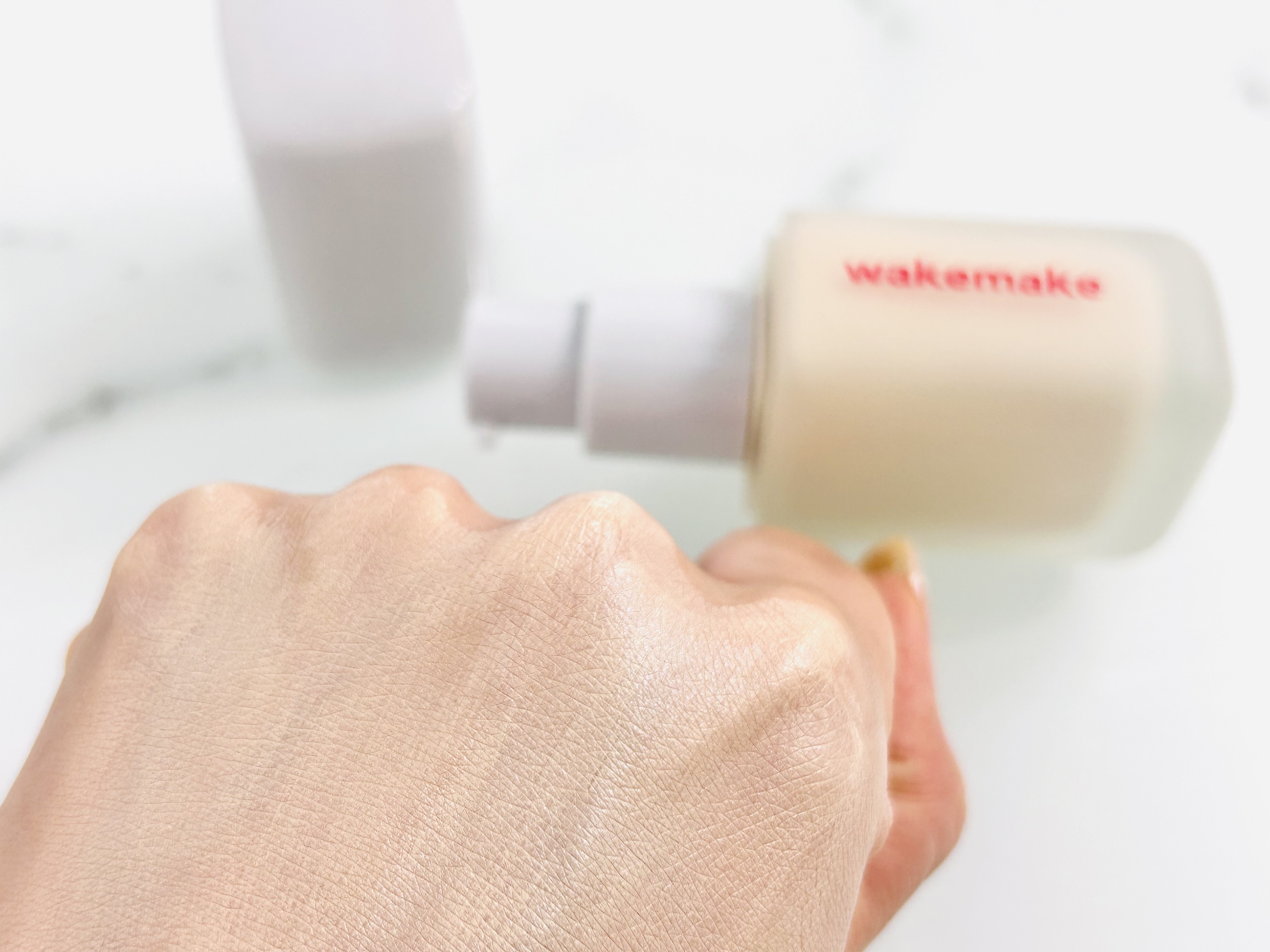 シームレスウェアファンデーション/wakemake/リキッドファンデーションを使ったクチコミ（3枚目）