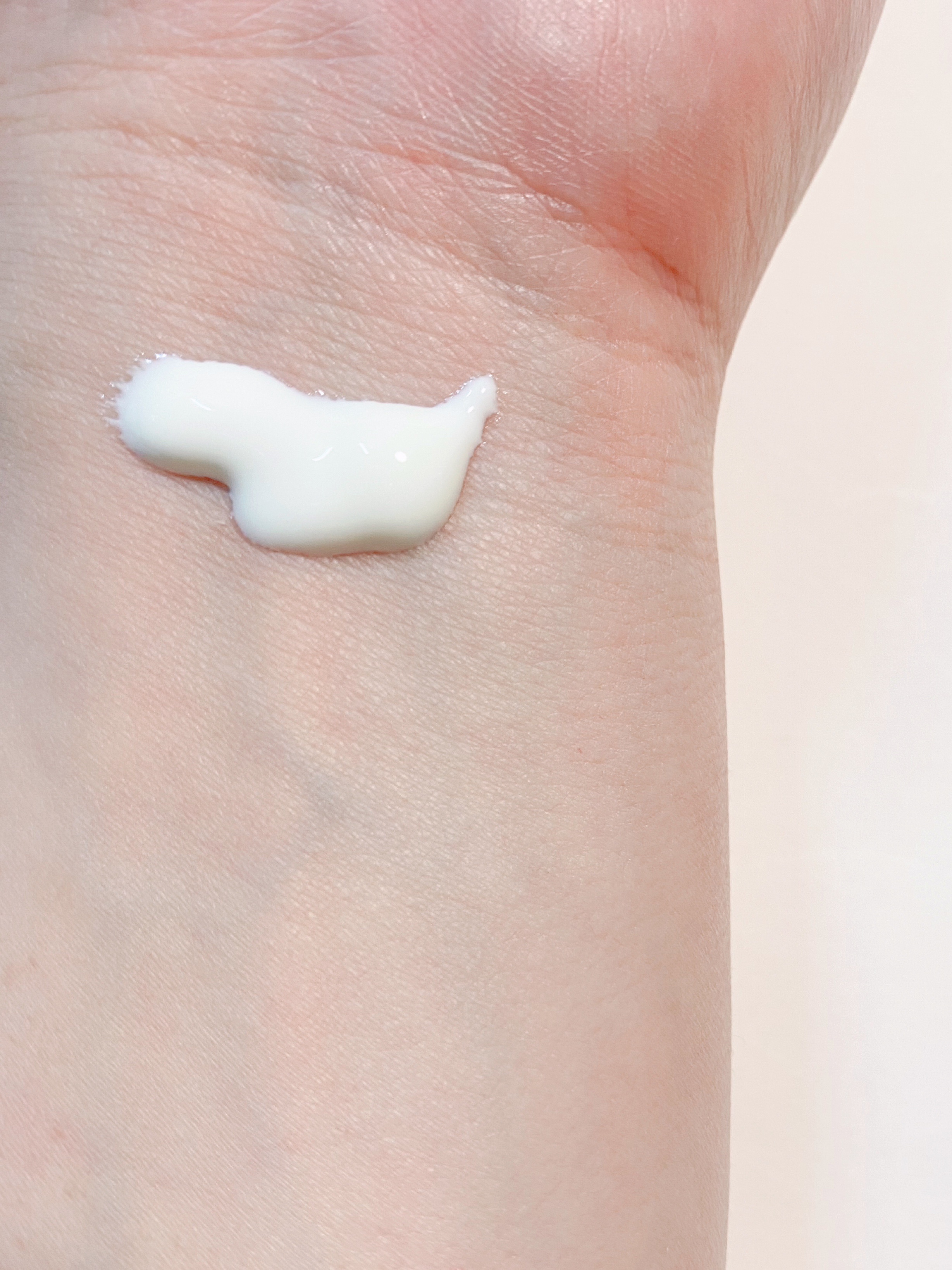 フローラノーティス ジルスチュアート チェリーブロッサム　コンフォートUVセラム/Flora Notis JILL STUART/日焼け止めジェルを使ったクチコミ（2枚目）