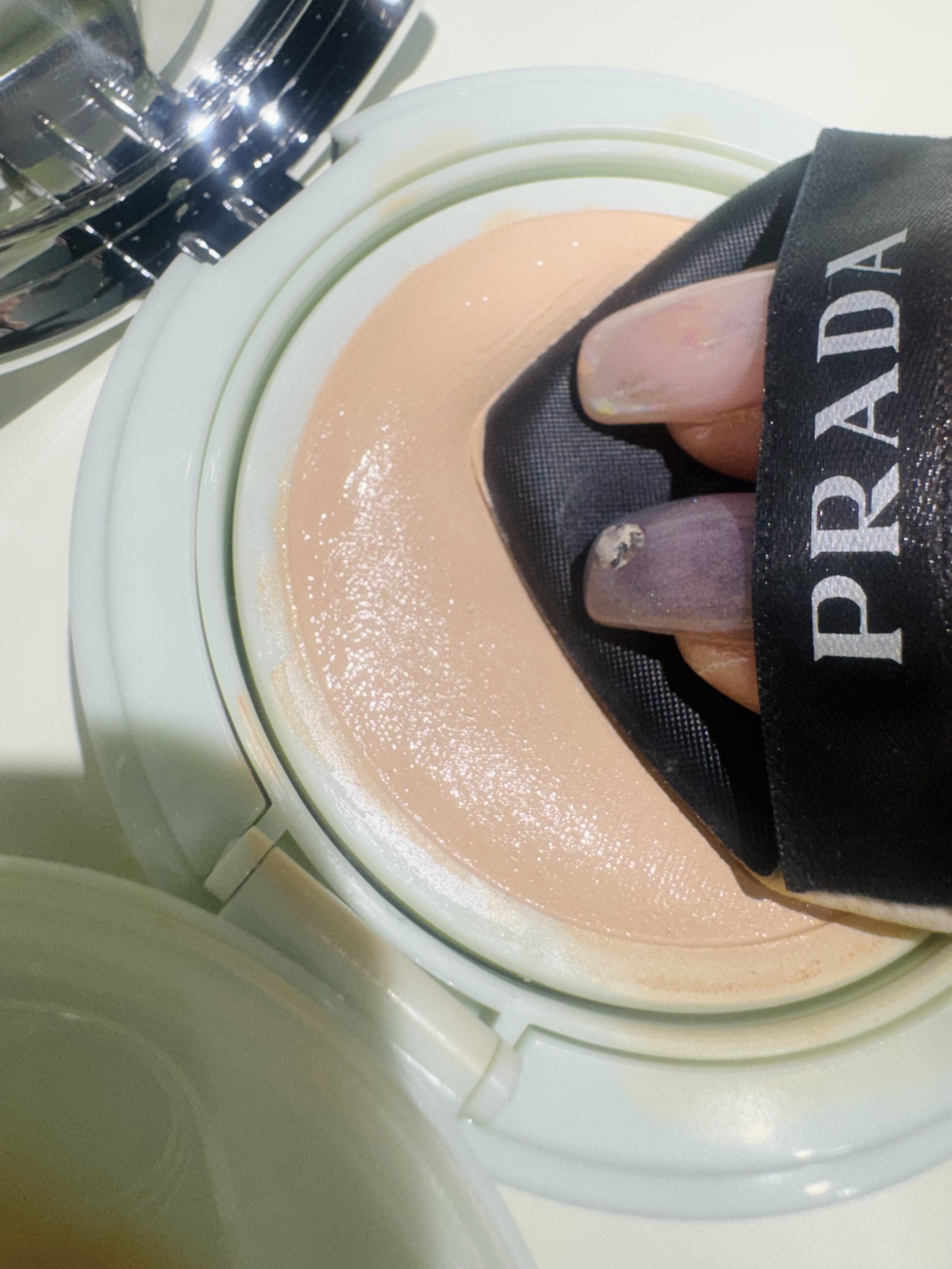 プラダ メッシュ クッション/PRADA BEAUTY/クッションファンデーションを使ったクチコミ（2枚目）