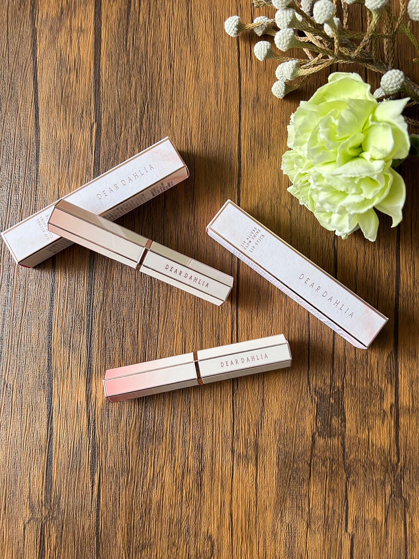 リップアルアグロウシャイン/DEAR DAHLIA/口紅を使ったクチコミ(2枚目)