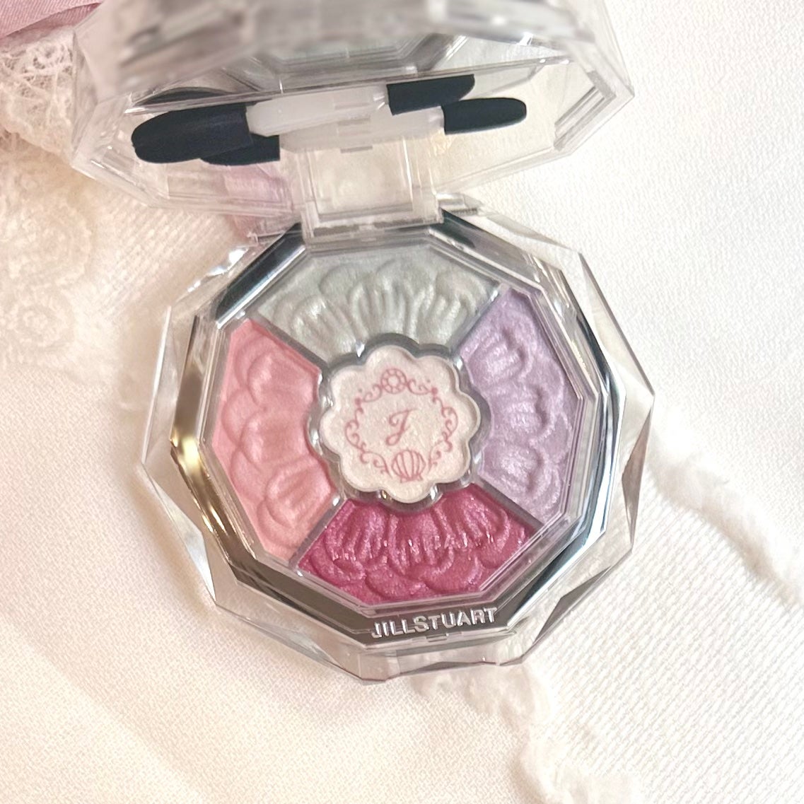 ジルスチュアート ブルームクチュール アイズ ジュエルドブーケ/JILL STUART/アイシャドウパレットを使ったクチコミ(1枚目)