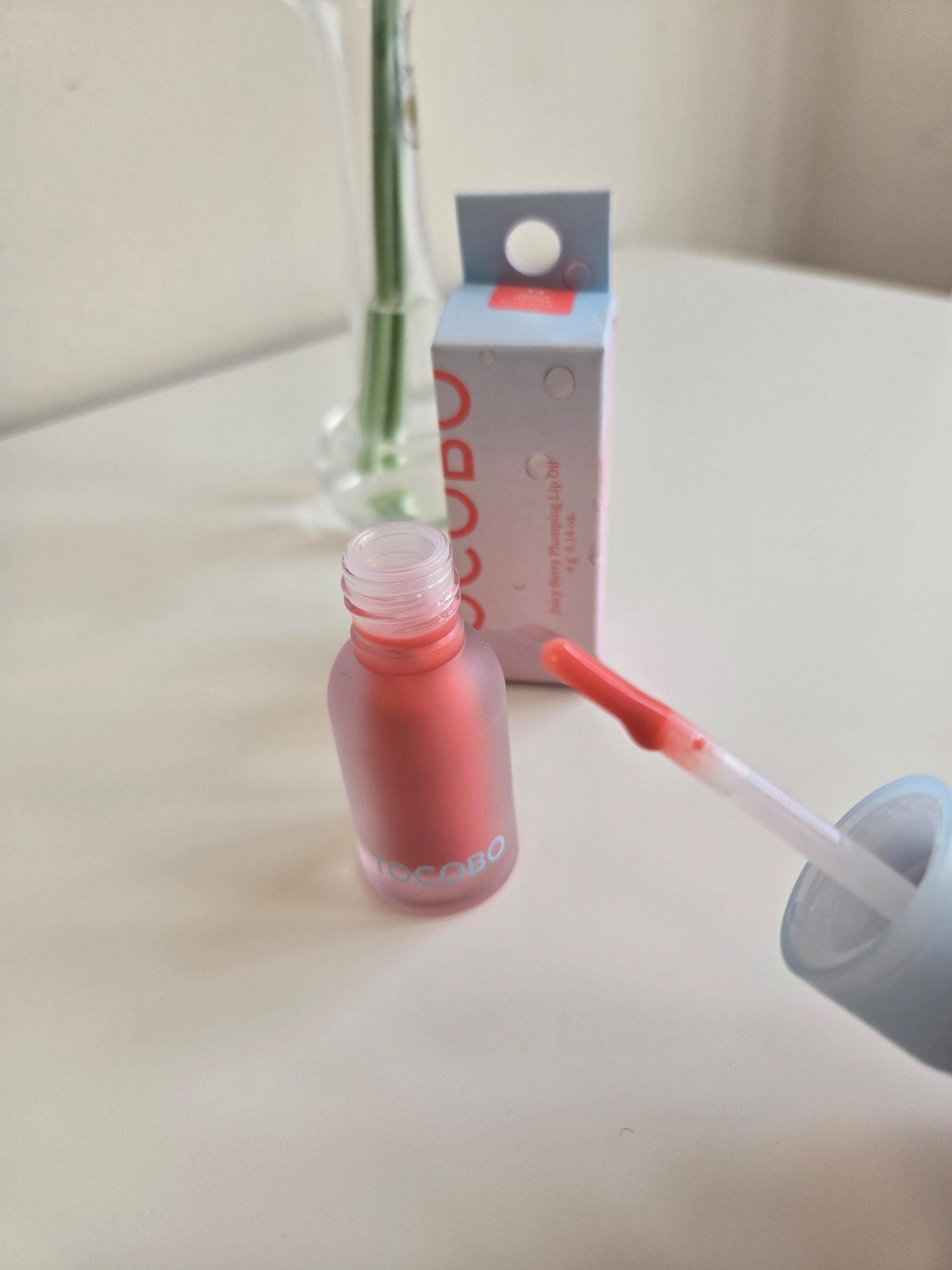 ジューシーベリープランピングリップオイル/TOCOBO/リップグロスを使ったクチコミ（2枚目）