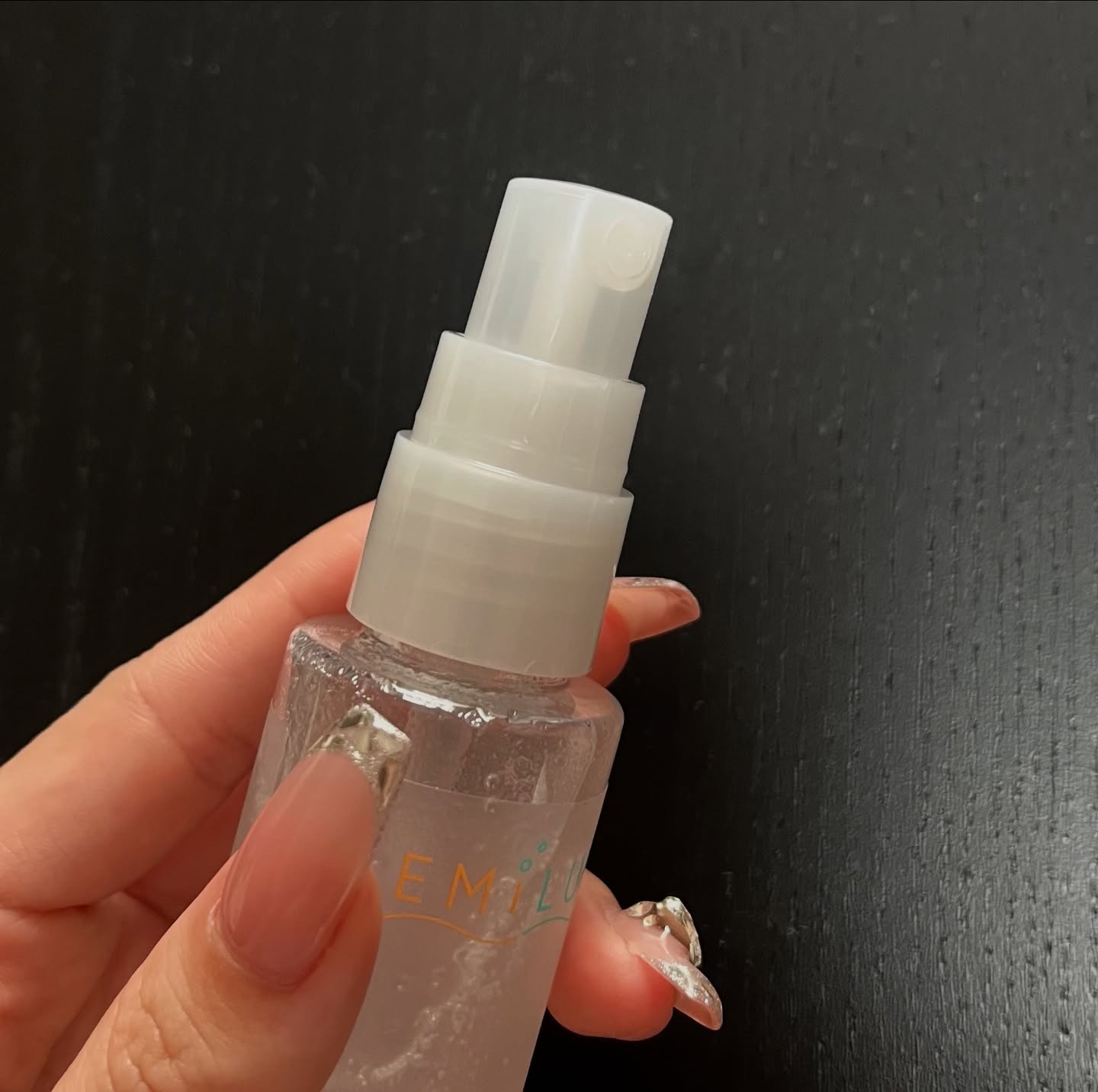 ツヤ肌メイクフィックスミスト/EMILUS/フィックスミストを使ったクチコミ（2枚目）