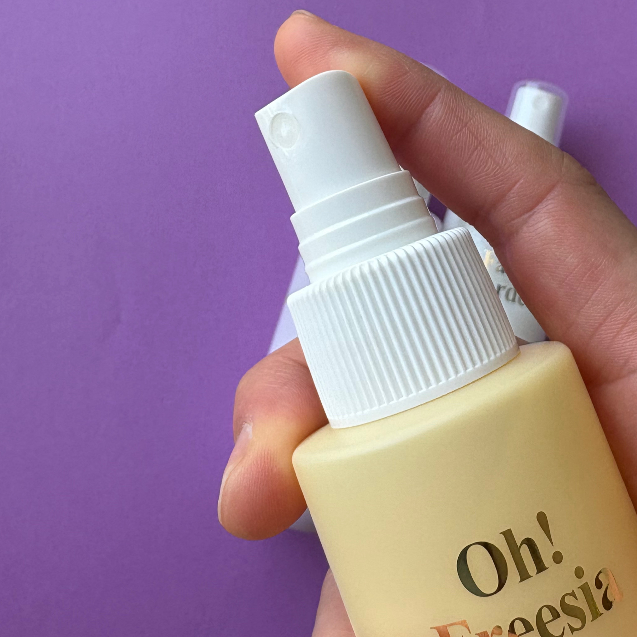 パフュームヘアパックインミスト Oh! Freesia/Daleaf/アウトバストリートメントを使ったクチコミ（2枚目）