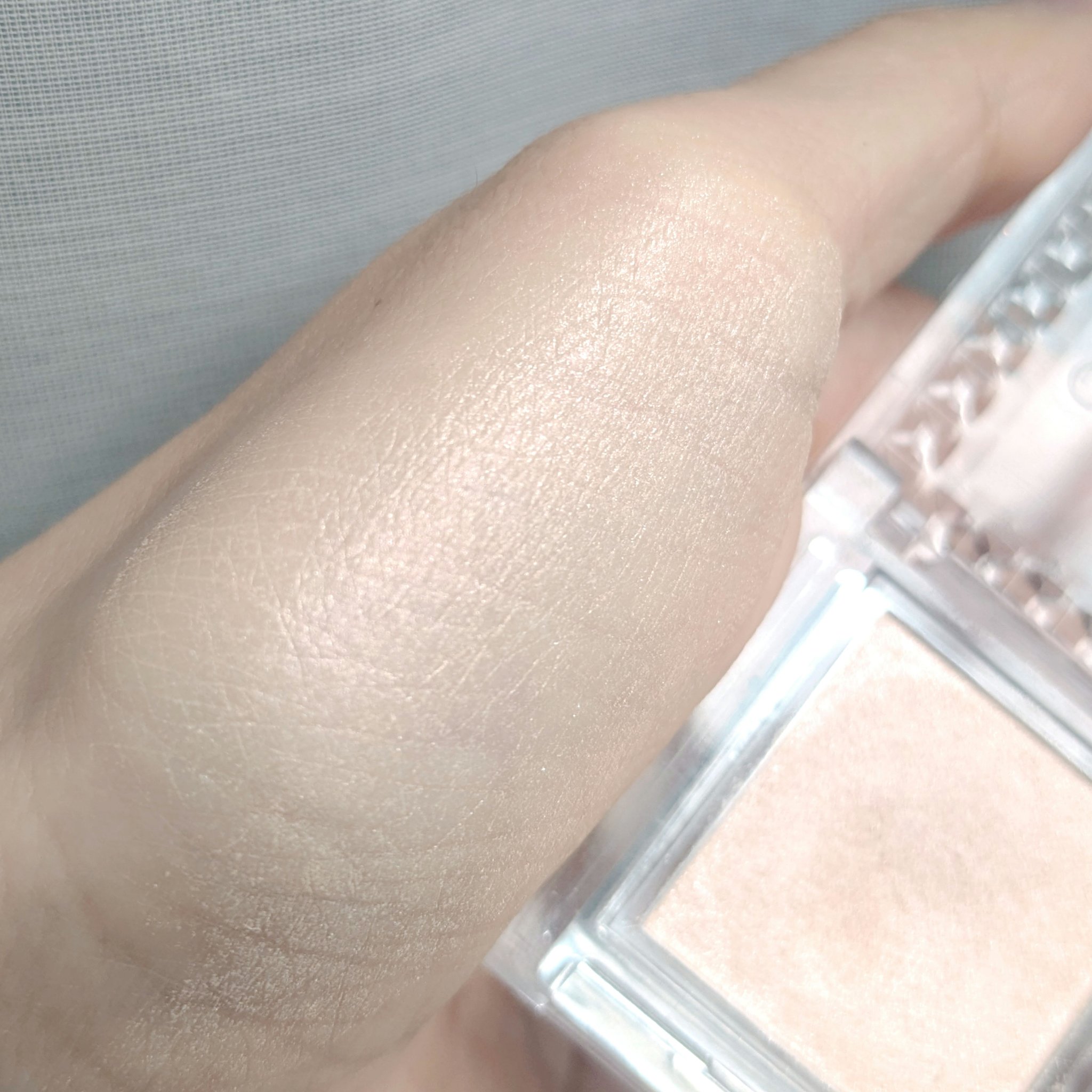 シングルカラーアイシャドウ 01 パールベージュ / CEZANNE(セザンヌ