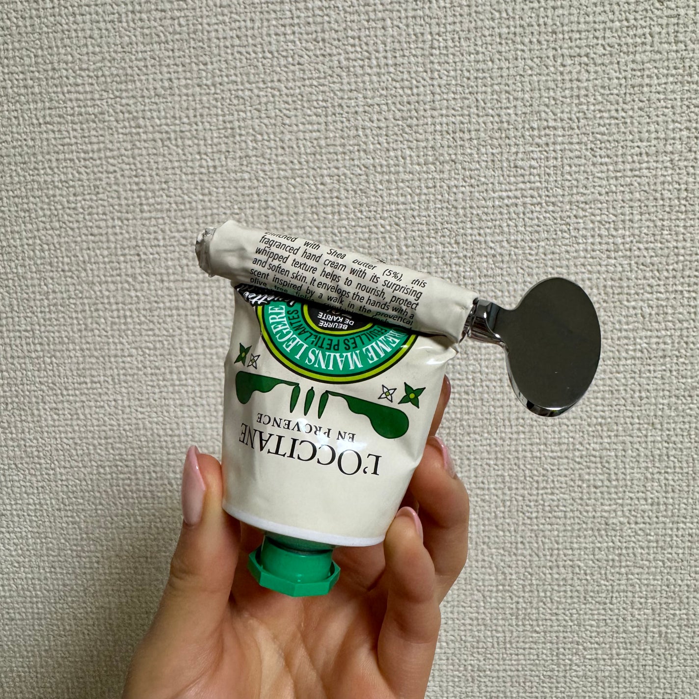 スパークリングリーフ スノーシア ハンドクリーム/L'OCCITANE/ハンドクリームを使ったクチコミ(3枚目)