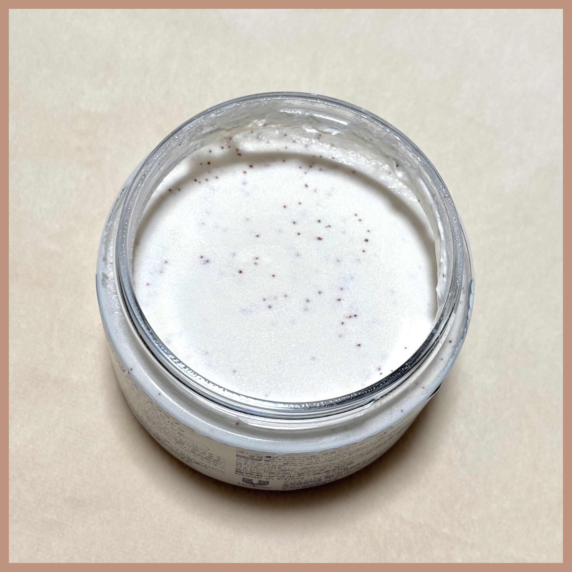 クリーミーボディスクラブ マカダミア&ライスミルク 298g/ダヴ/ボディスクラブを使ったクチコミ（2枚目）