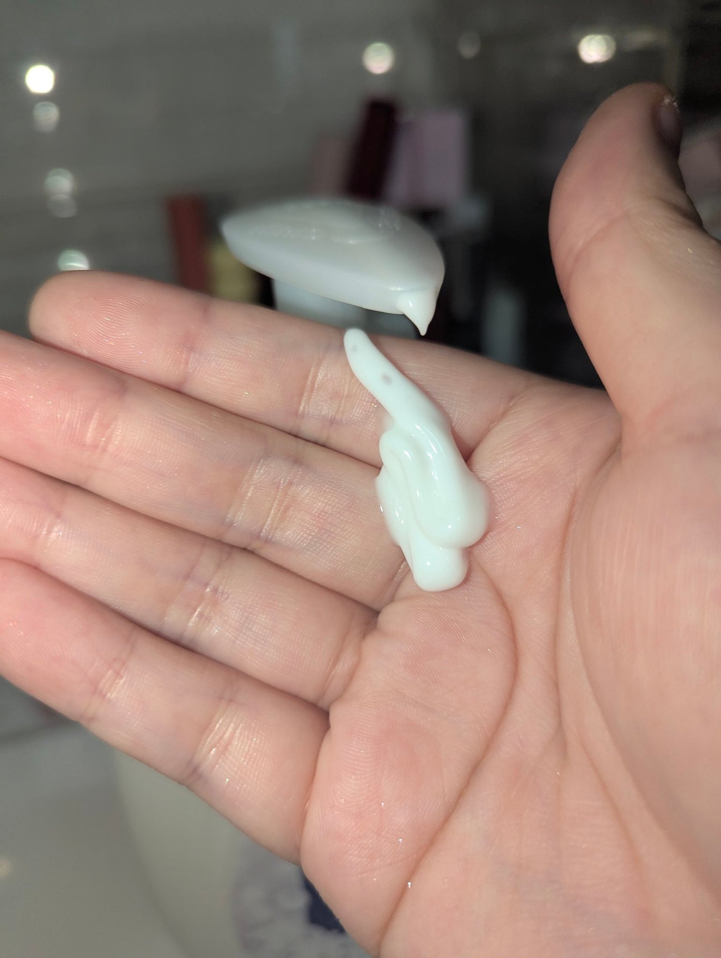 バイブラント ラディアンス アロマミルク/ジョンソンボディケア/ボディミルクを使ったクチコミ(4枚目)