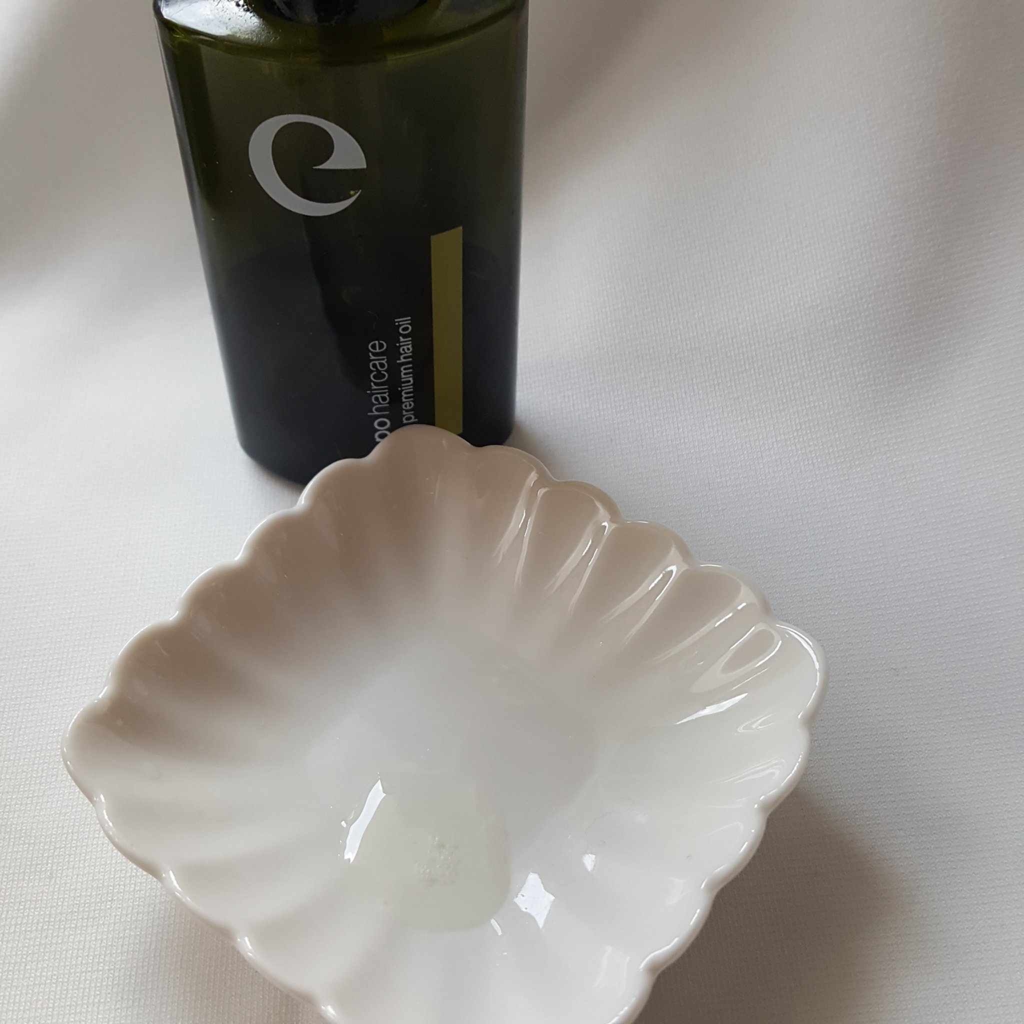 エポプレミアムへアオイル/epo/ヘアオイルを使ったクチコミ（2枚目）